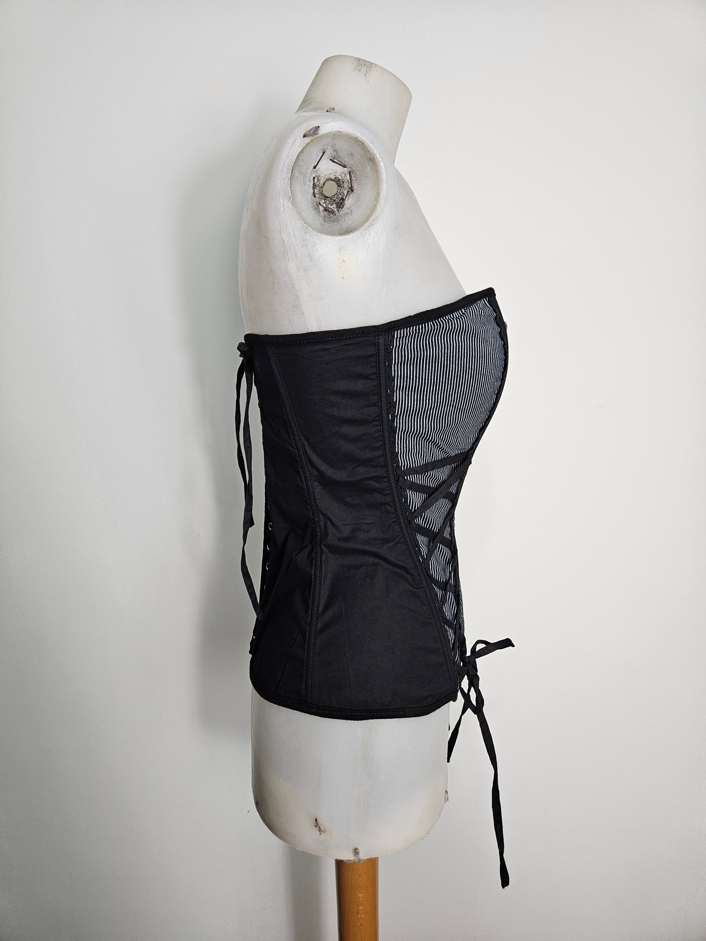 Haut esprit corset à rayures et laçage