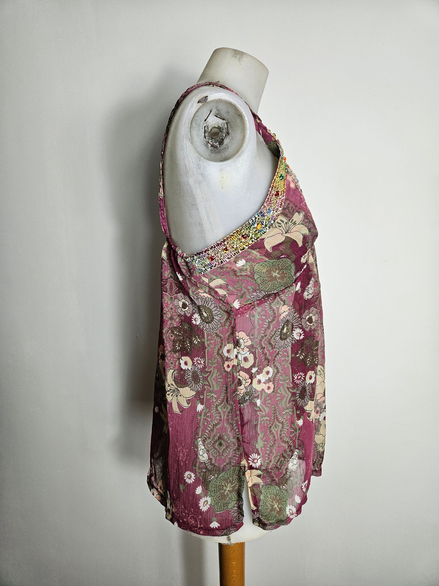 Haut en voile décolleté brodé