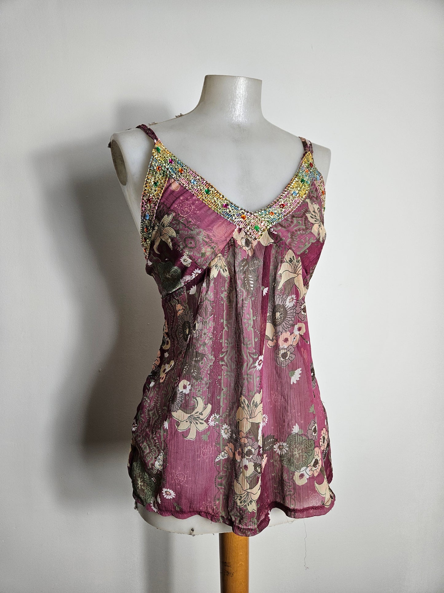 Haut en voile décolleté brodé