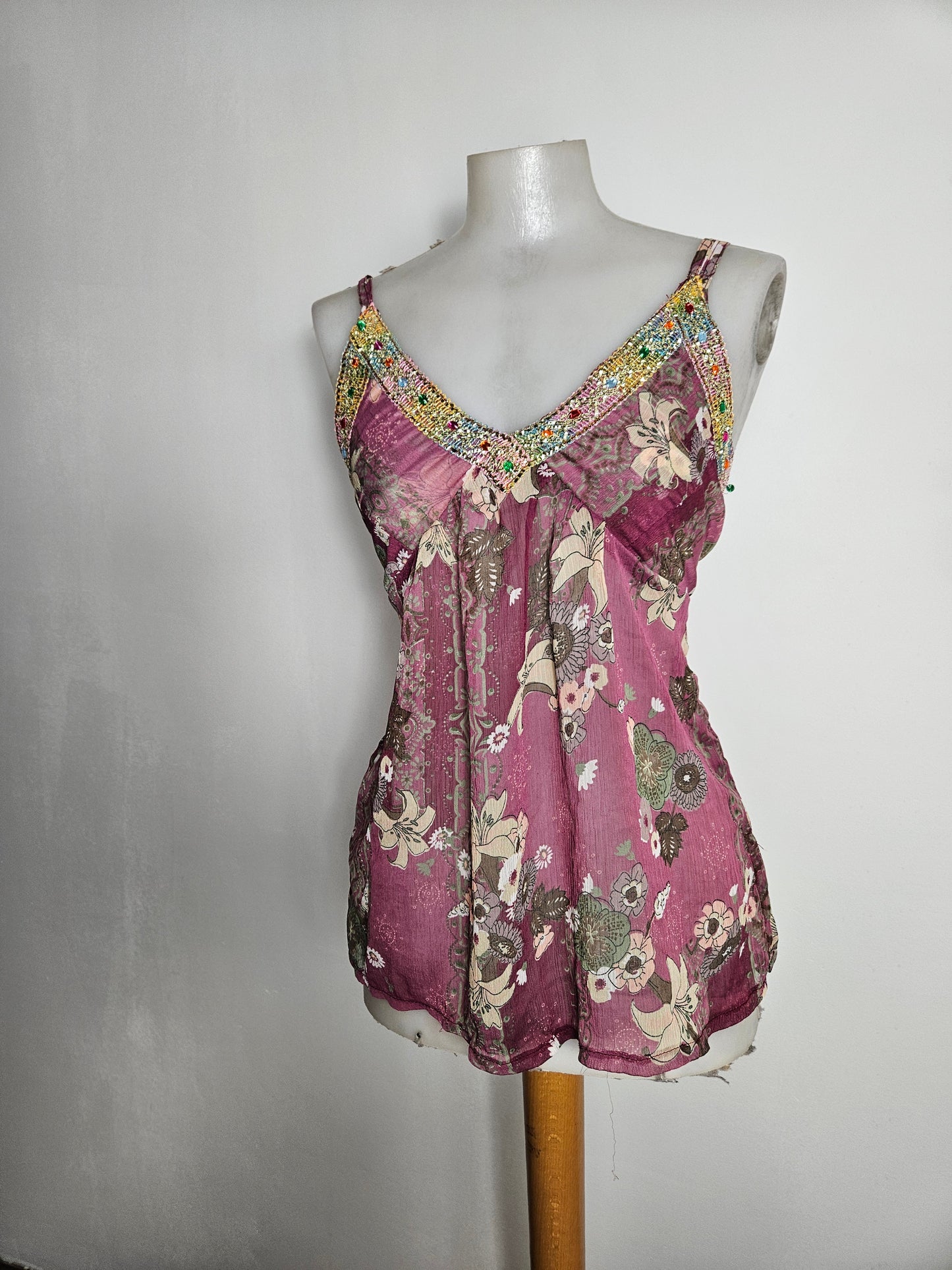 Haut en voile décolleté brodé