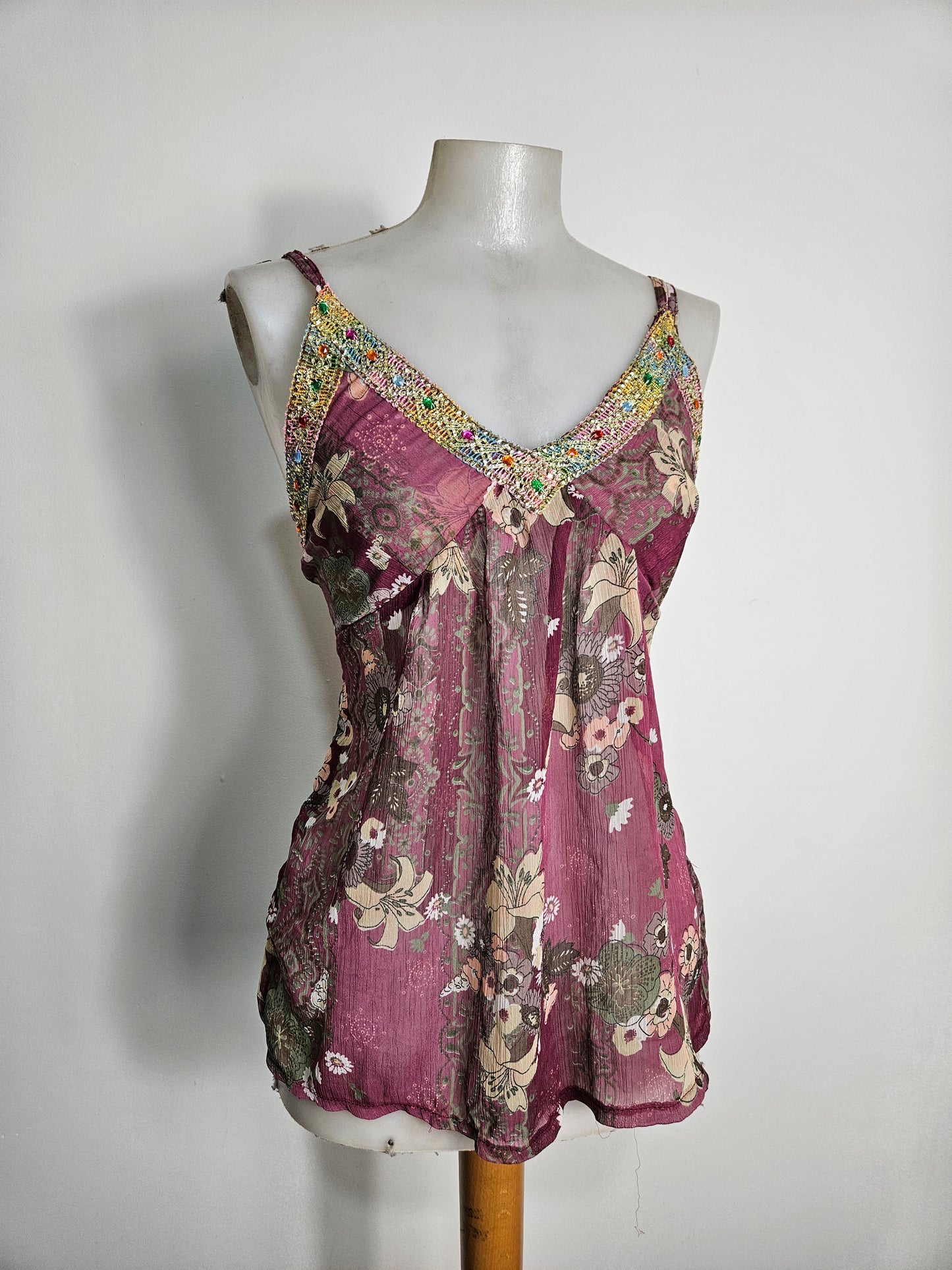 Haut en voile décolleté brodé