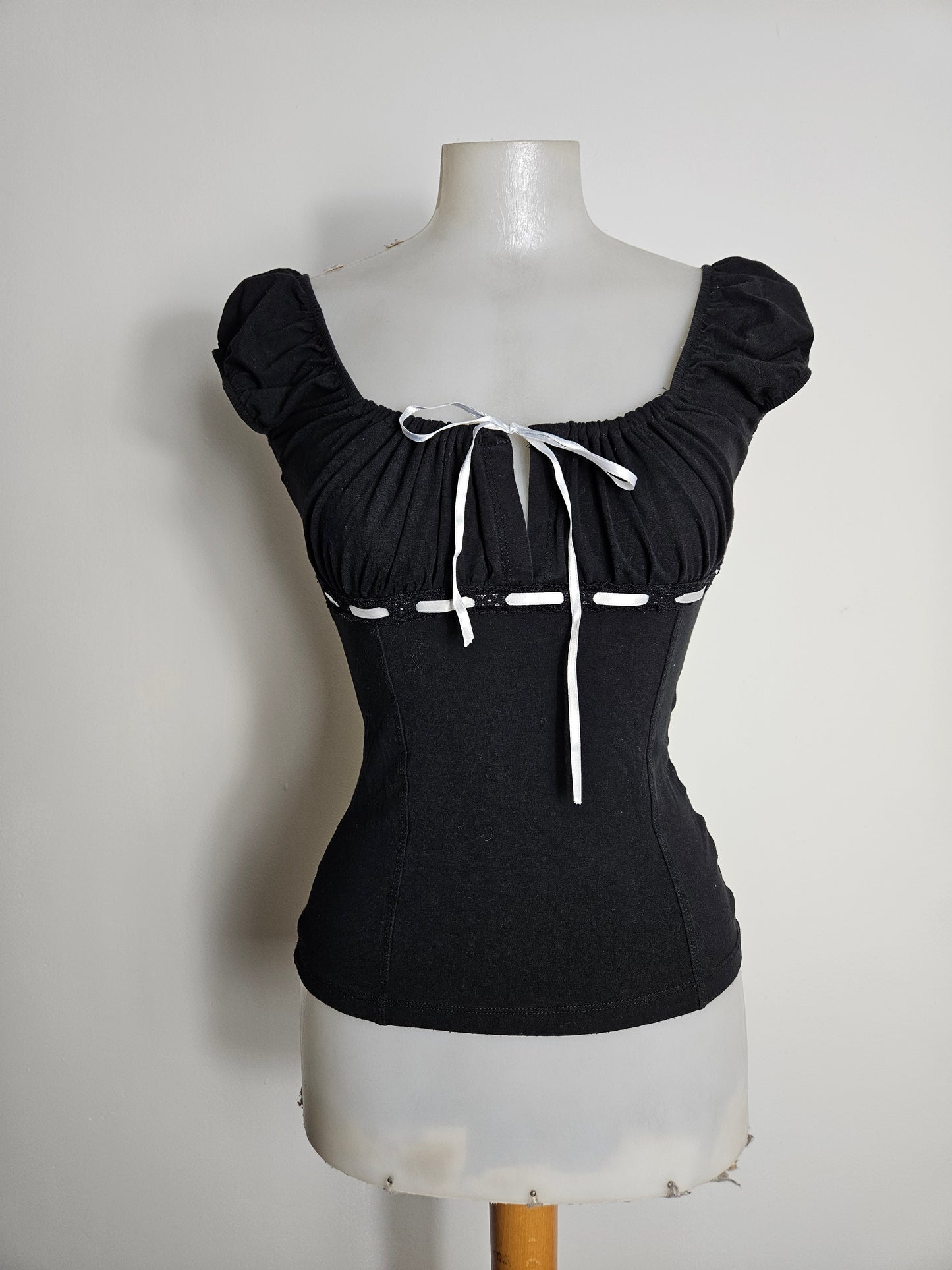 Haut romantique noir détails laçage