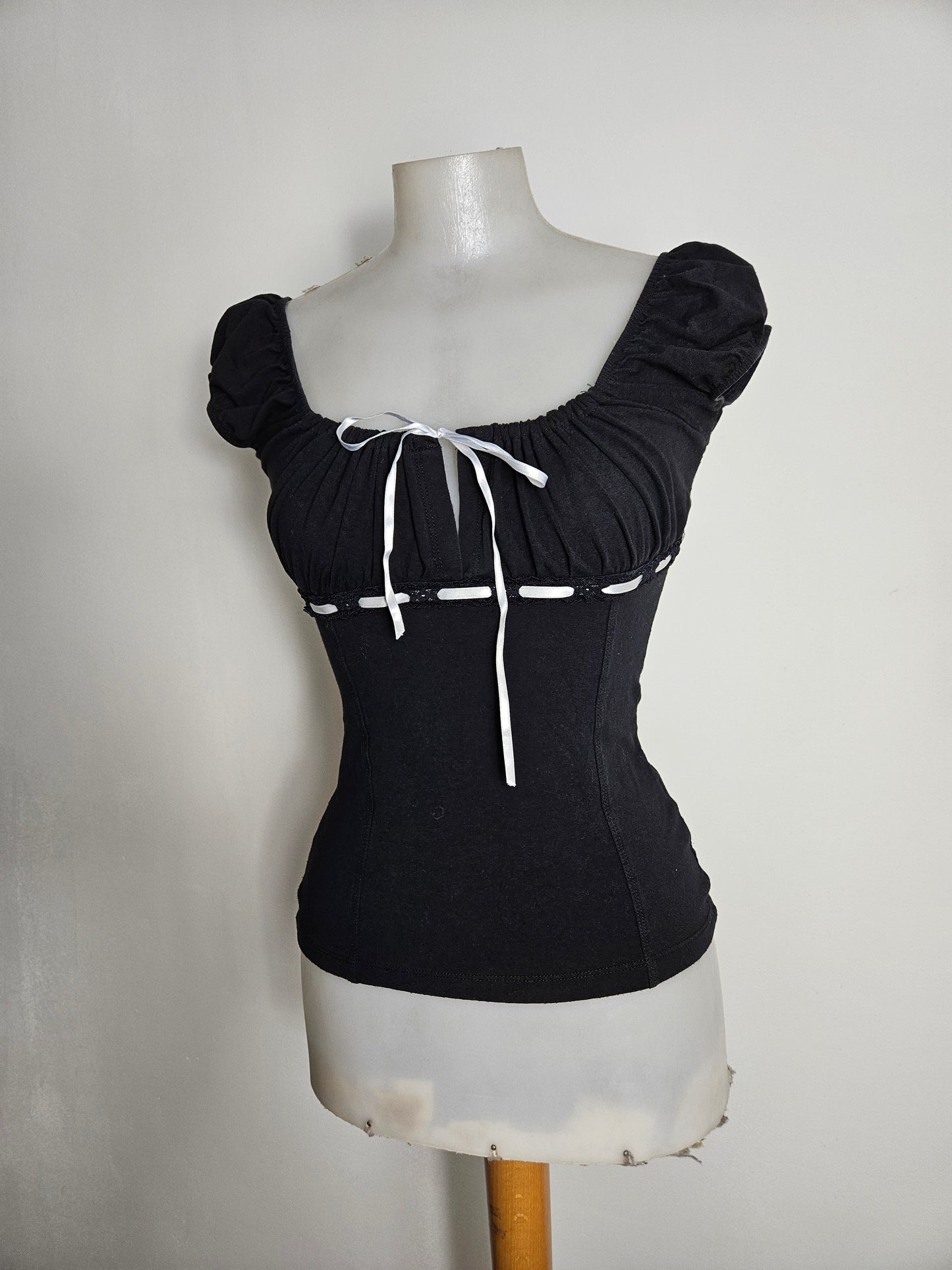 Haut romantique noir détails laçage