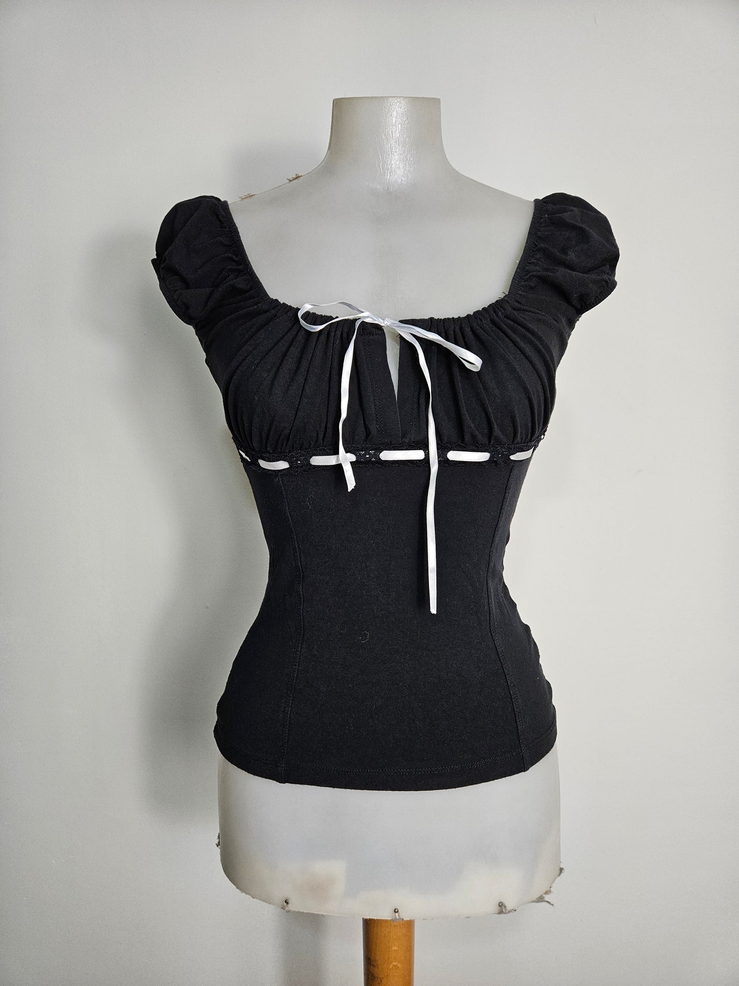 Haut romantique noir détails laçage