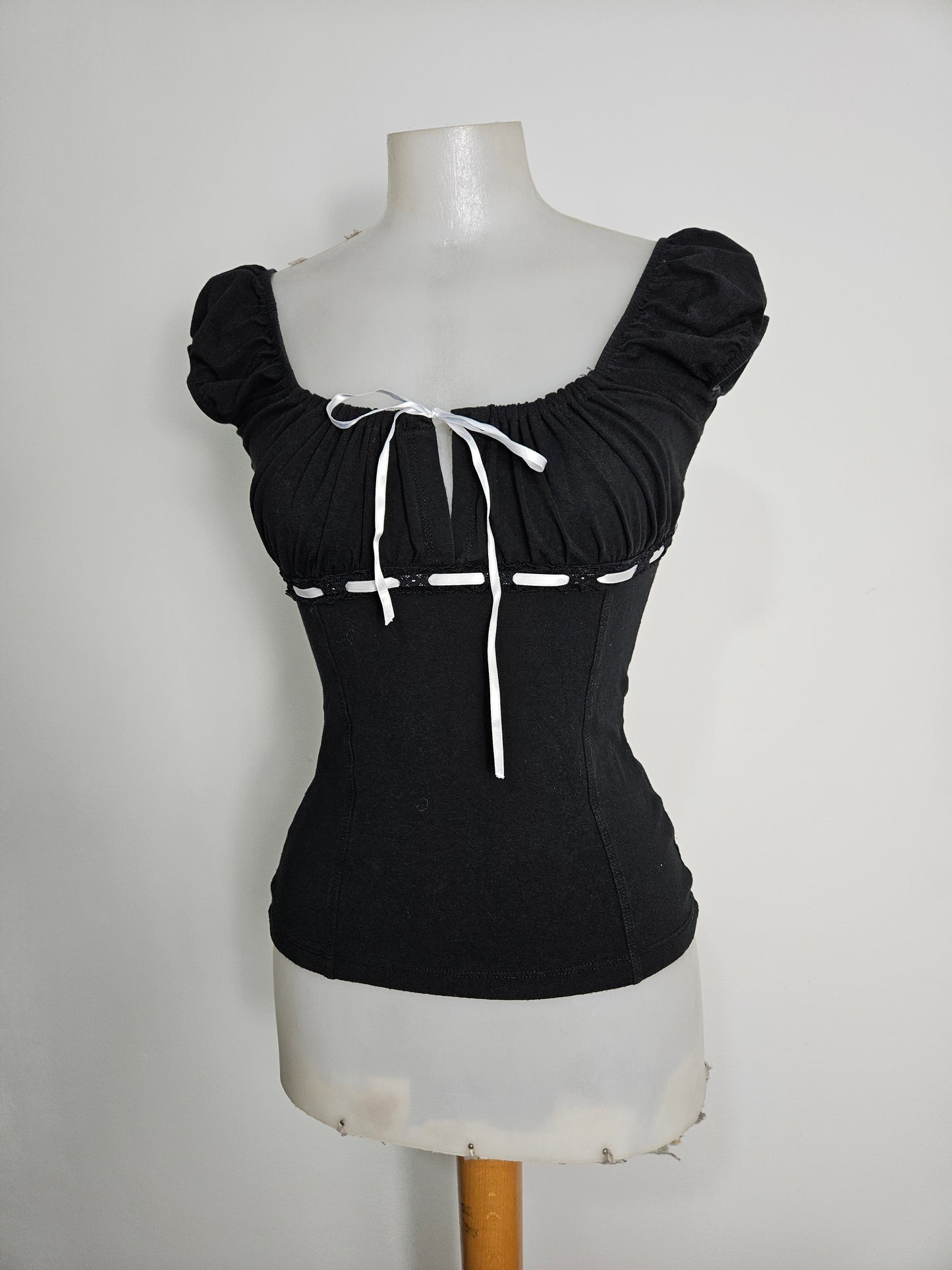 Haut romantique noir détails laçage