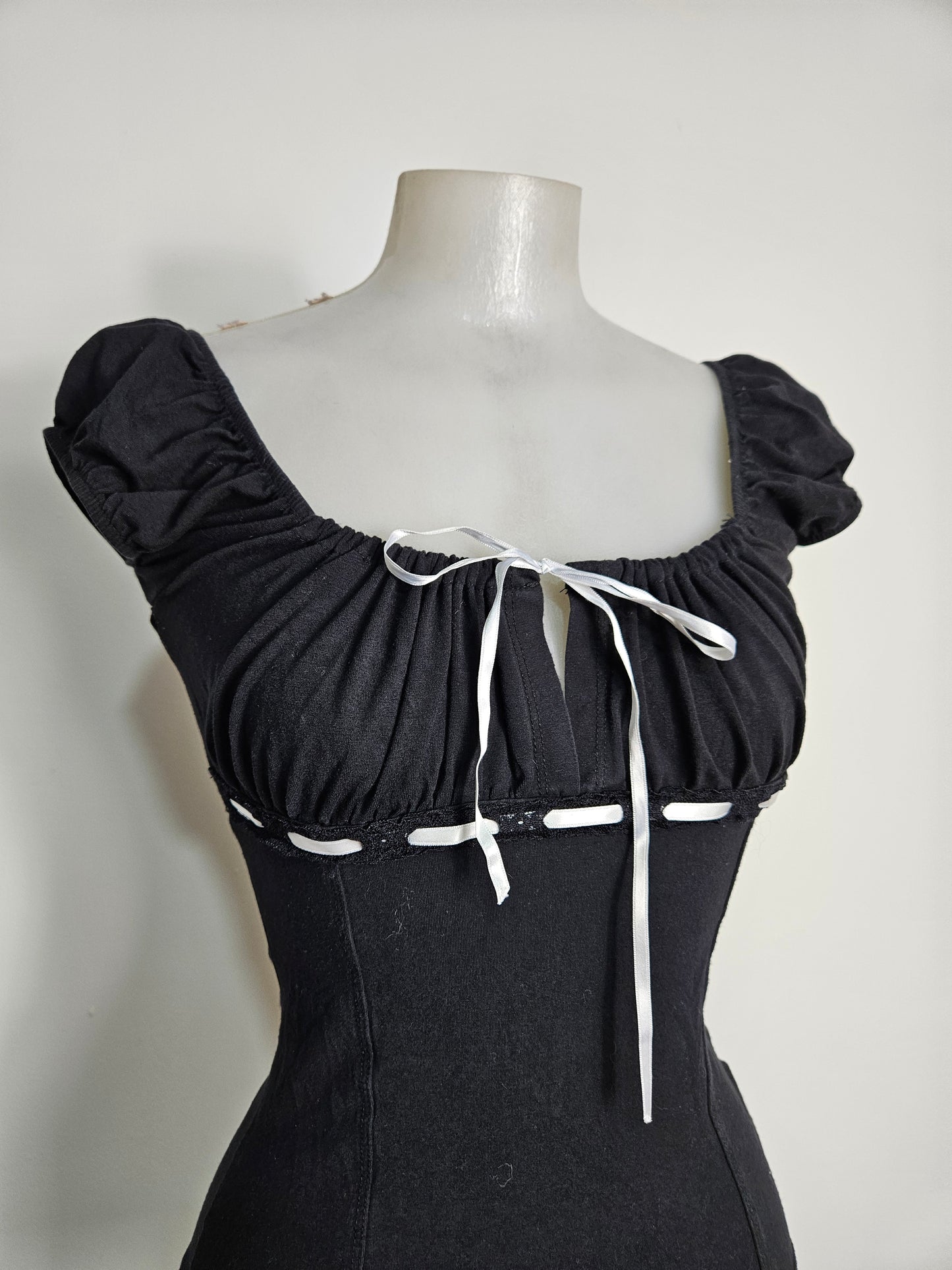 Haut romantique noir détails laçage