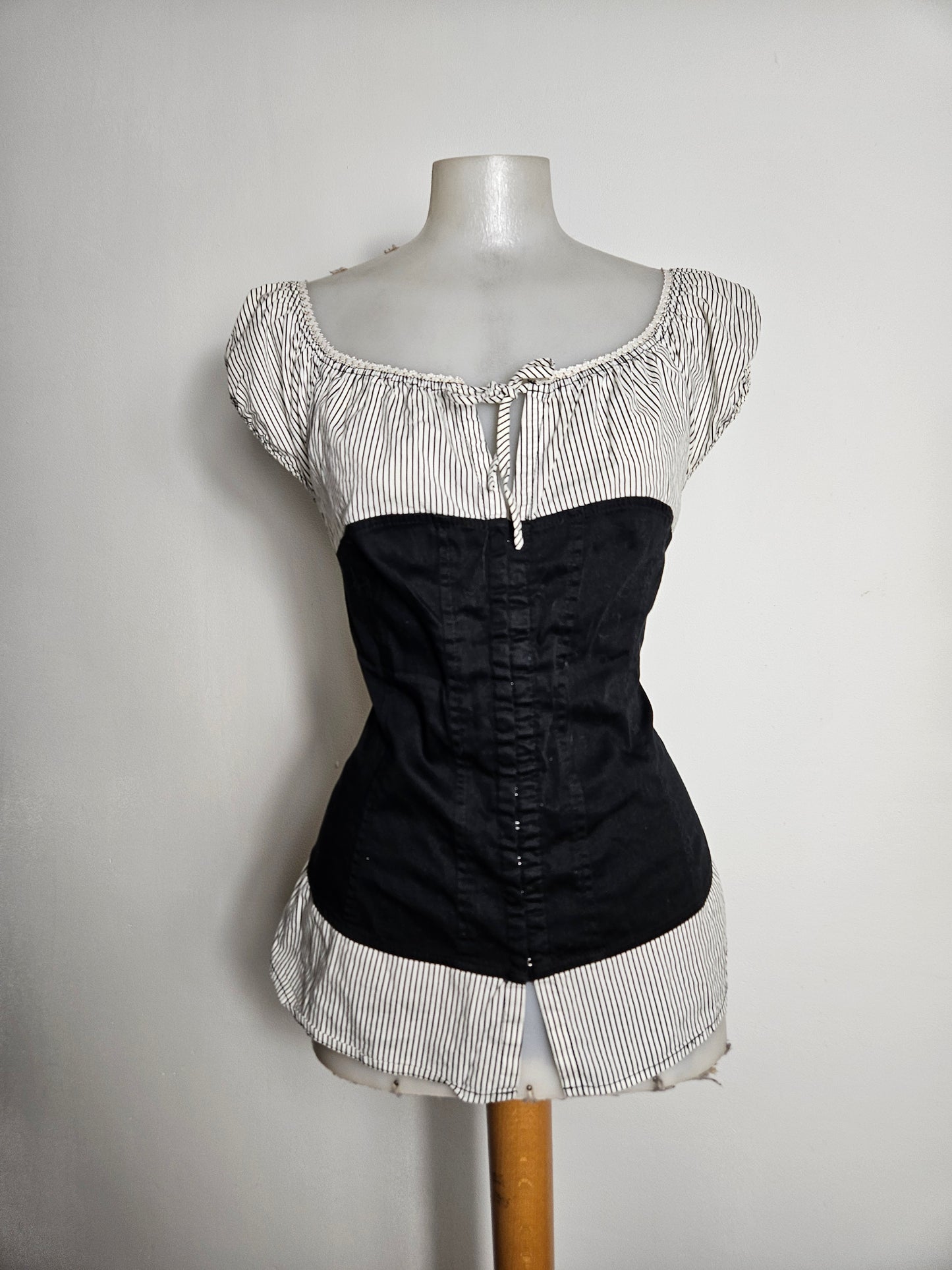 Haut effet superposition fermeture agrafes