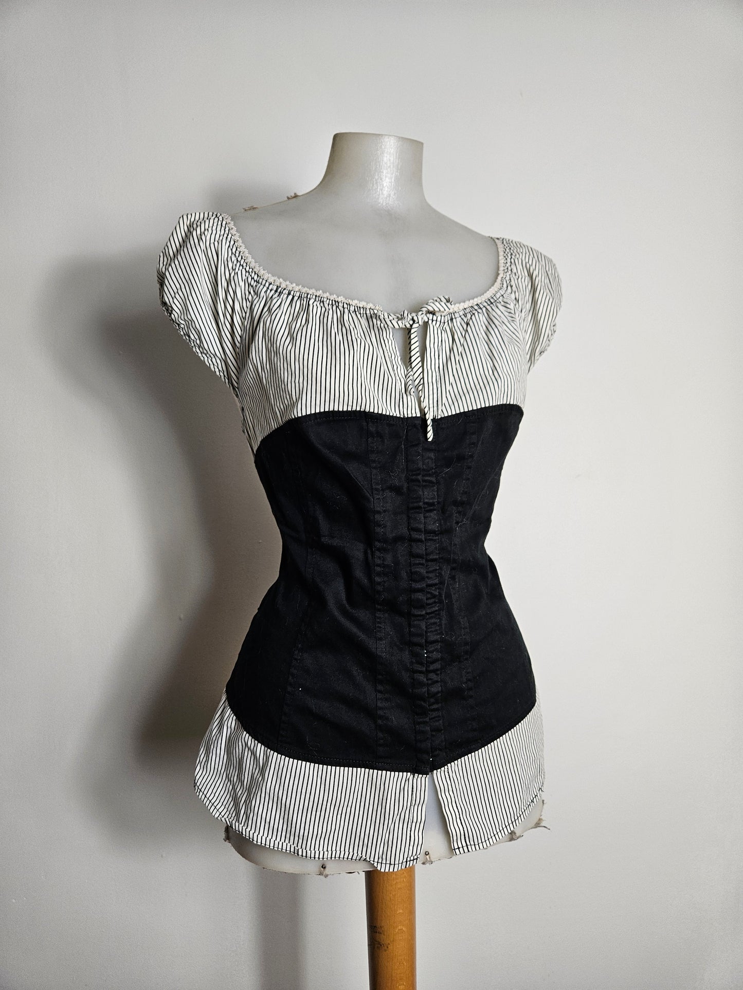 Haut effet superposition fermeture agrafes