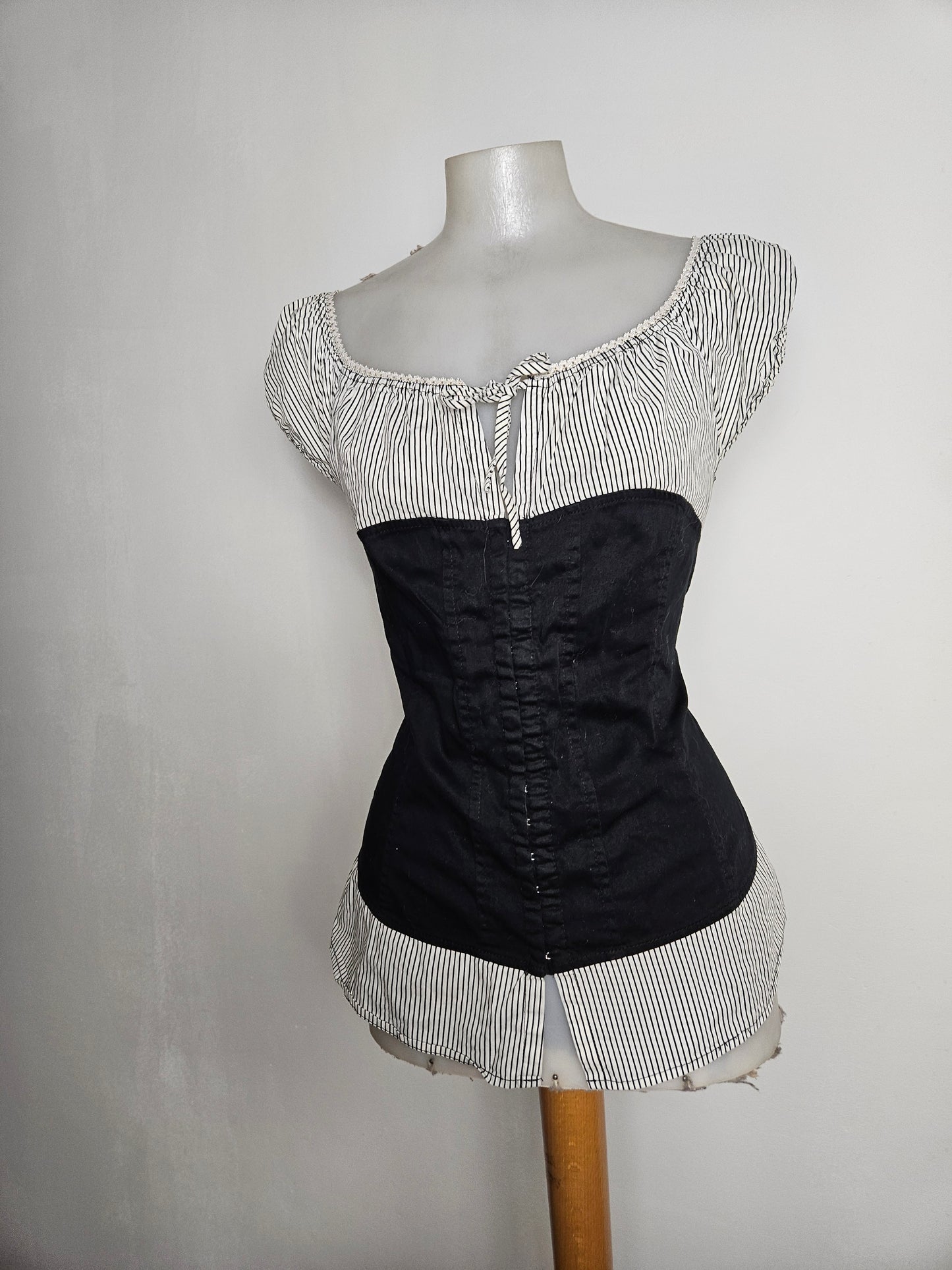 Haut effet superposition fermeture agrafes