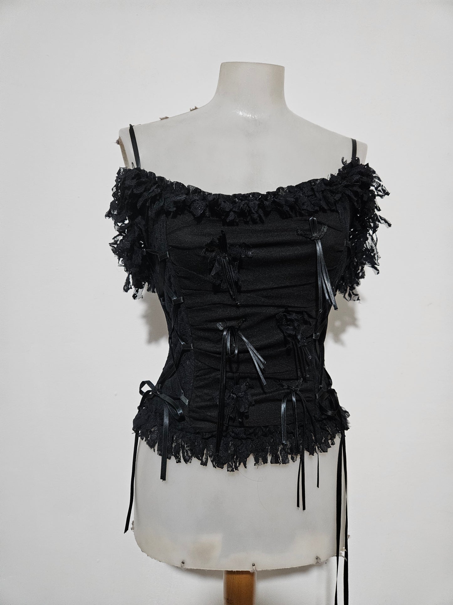 Haut esprit corset voile, dentelle et rubans