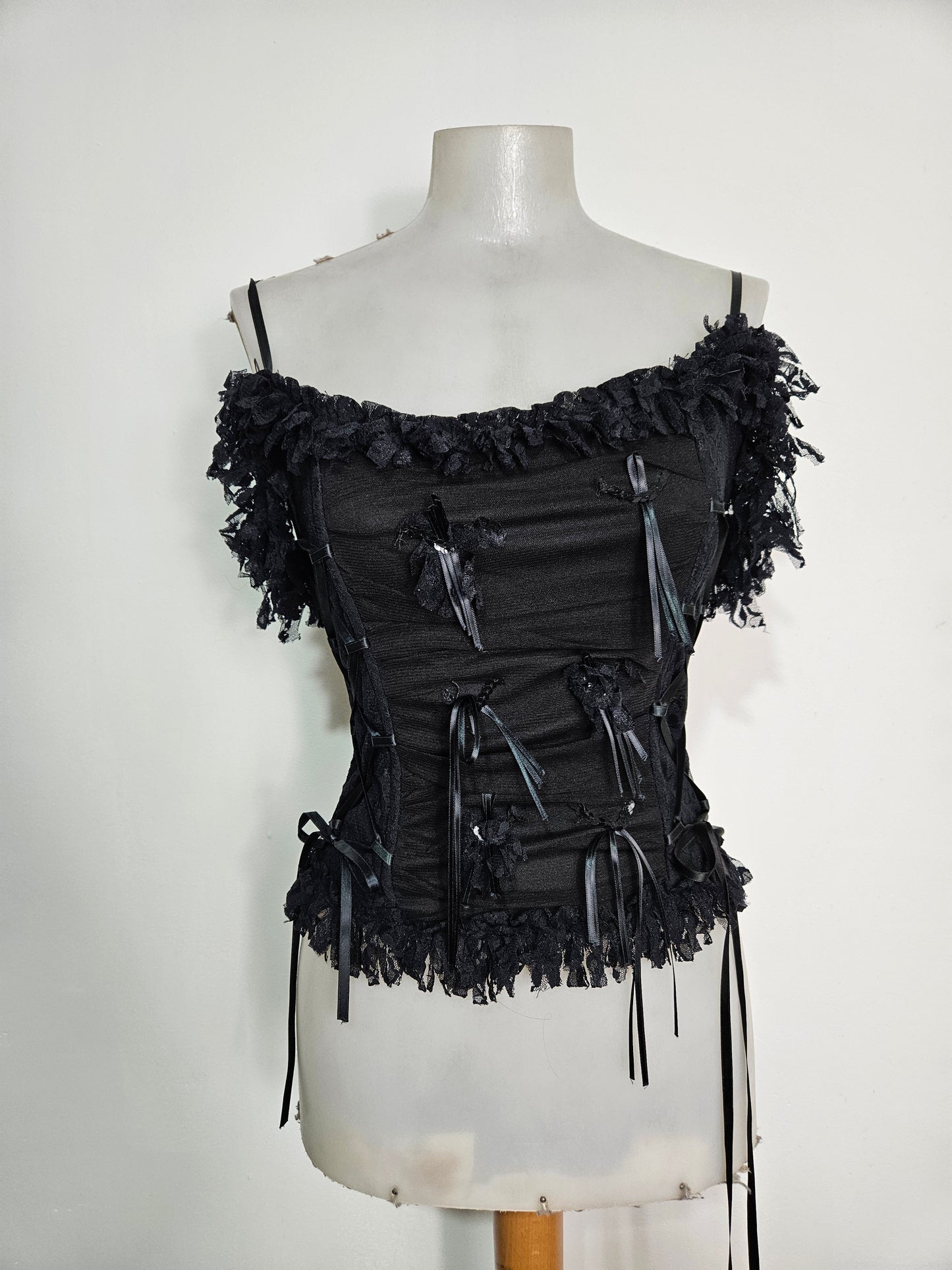 Haut esprit corset voile, dentelle et rubans