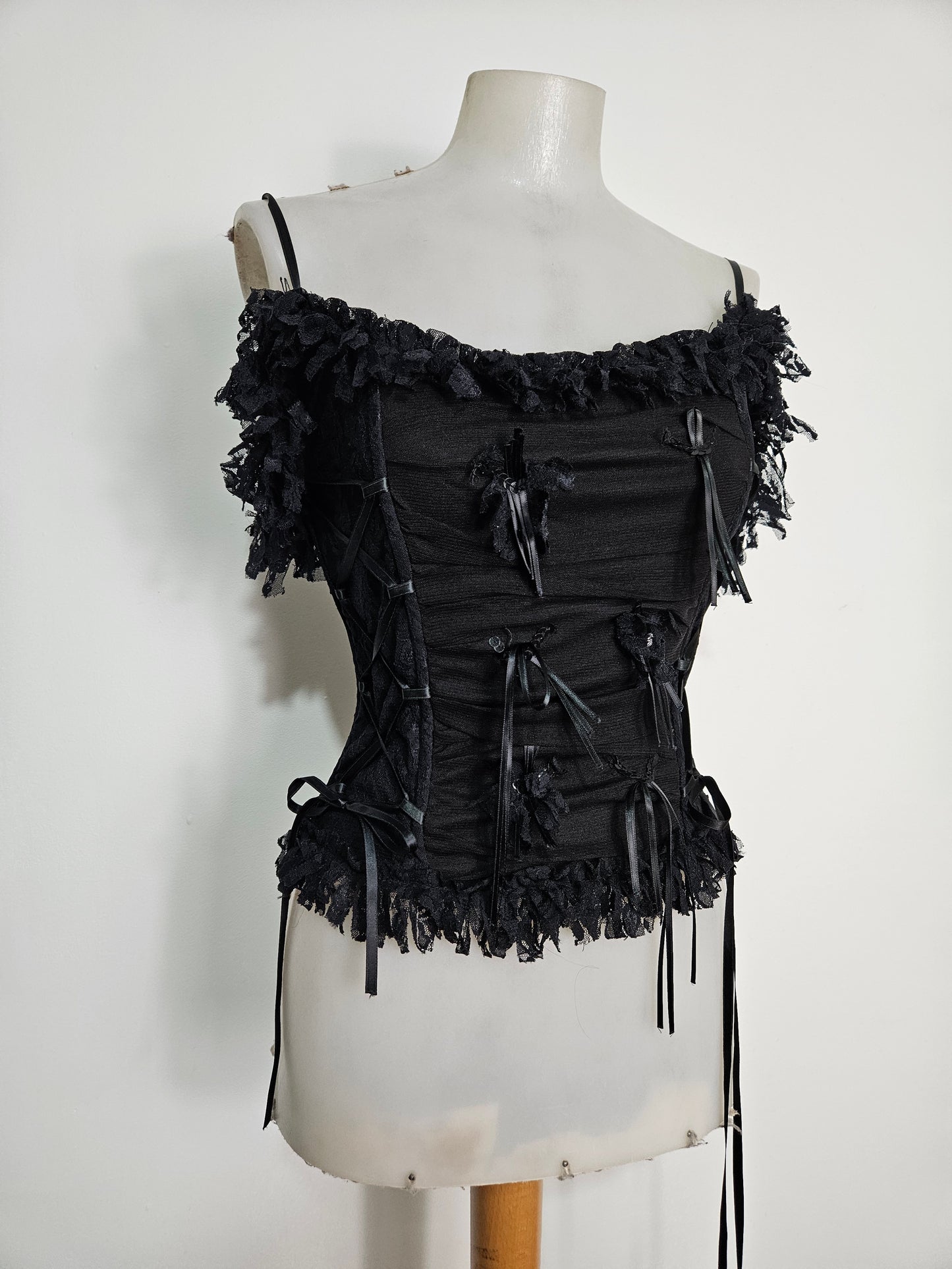 Haut esprit corset voile, dentelle et rubans