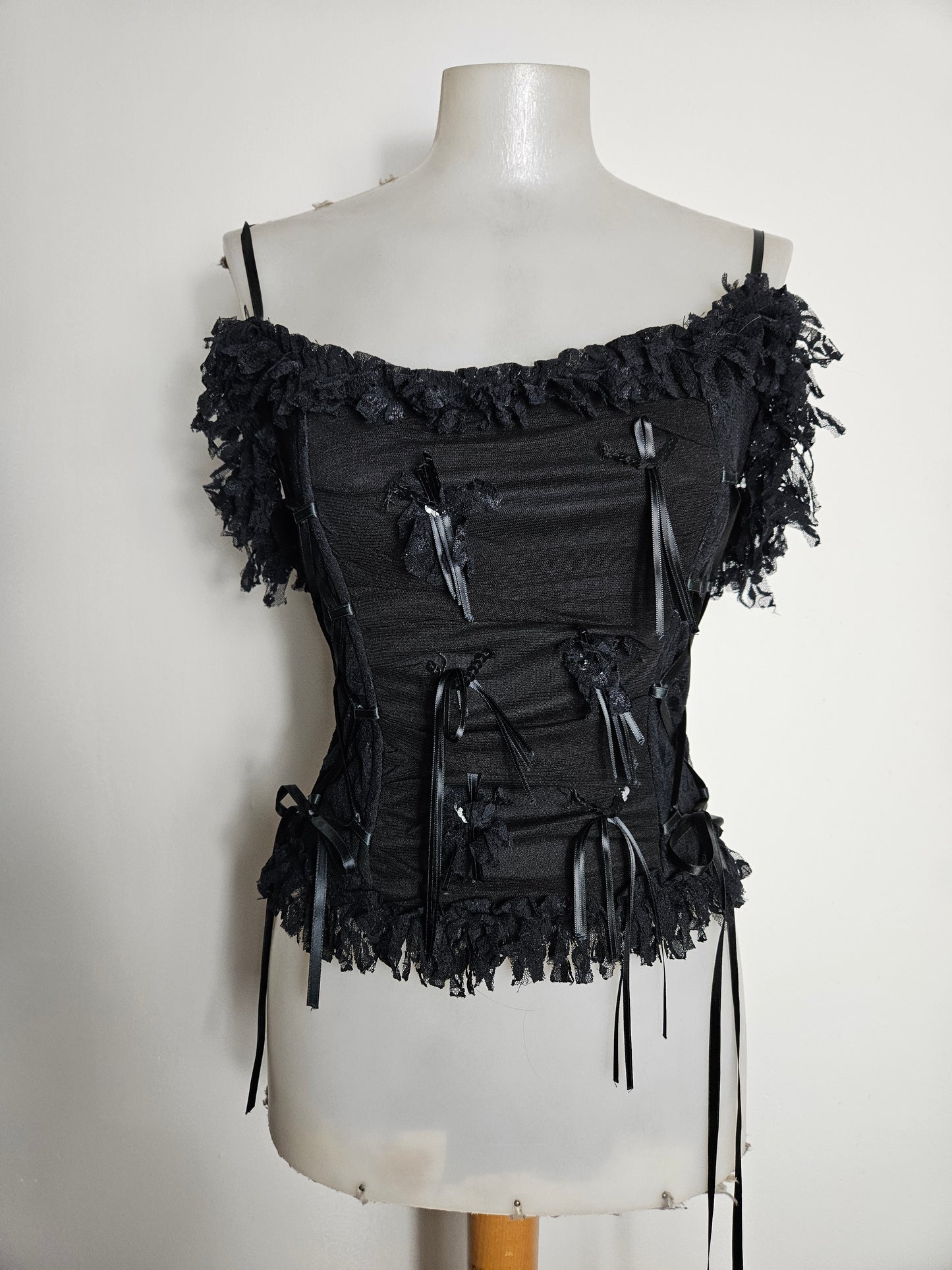 Haut esprit corset voile, dentelle et rubans