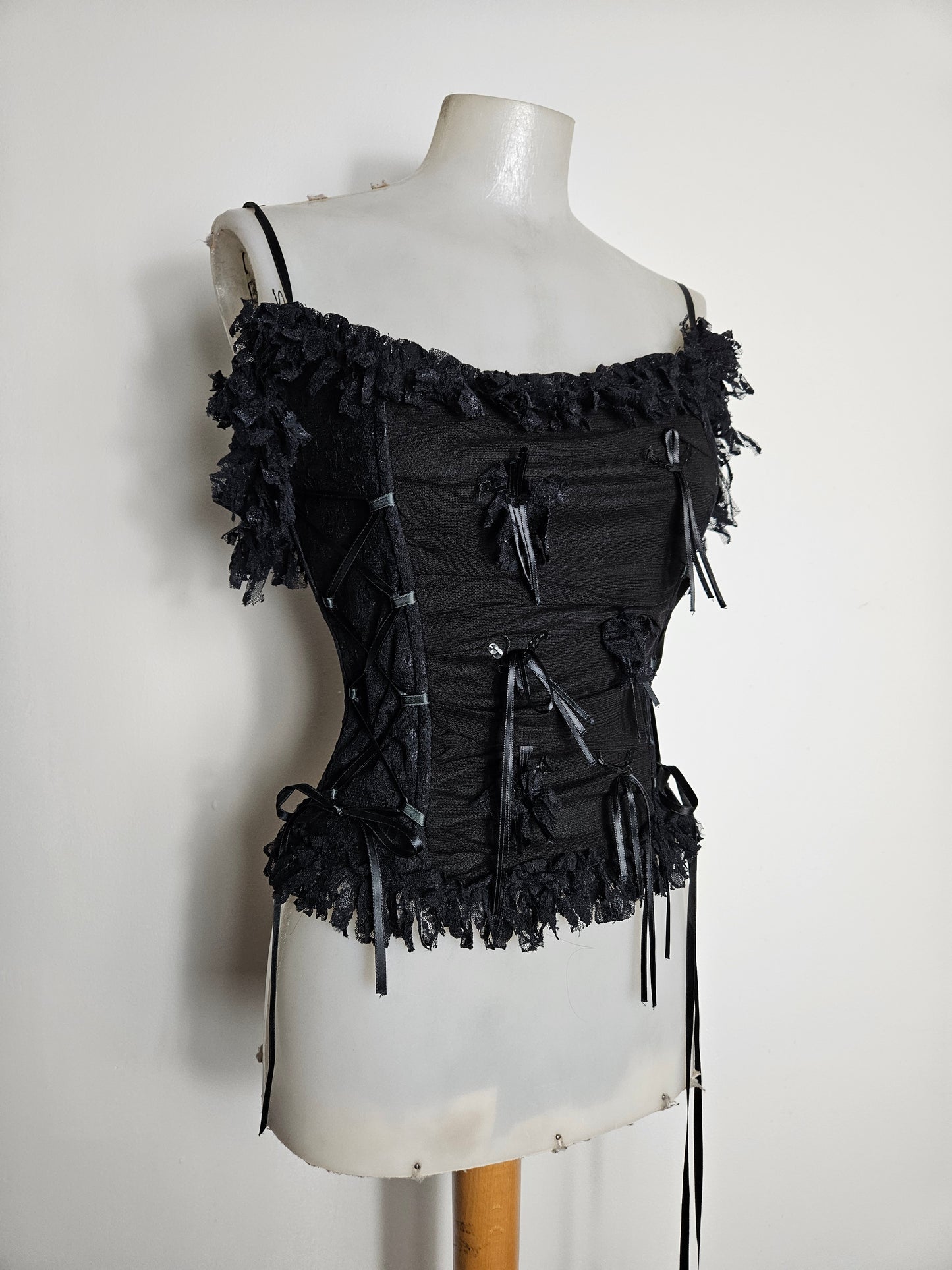 Haut esprit corset voile, dentelle et rubans