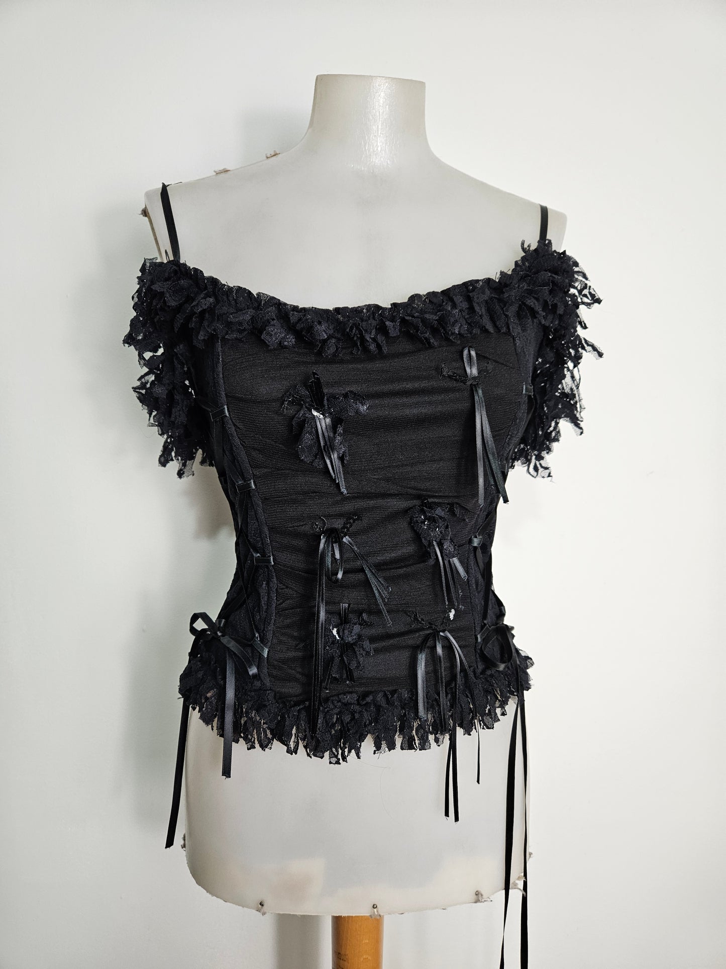 Haut esprit corset voile, dentelle et rubans