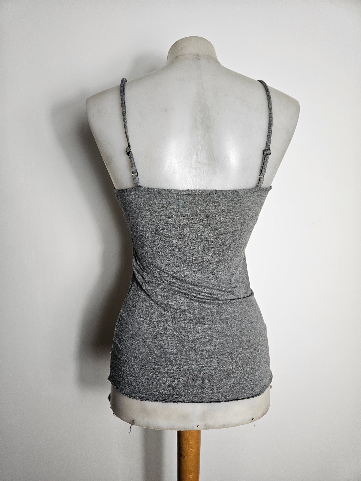 Caraco gris avec dentelle