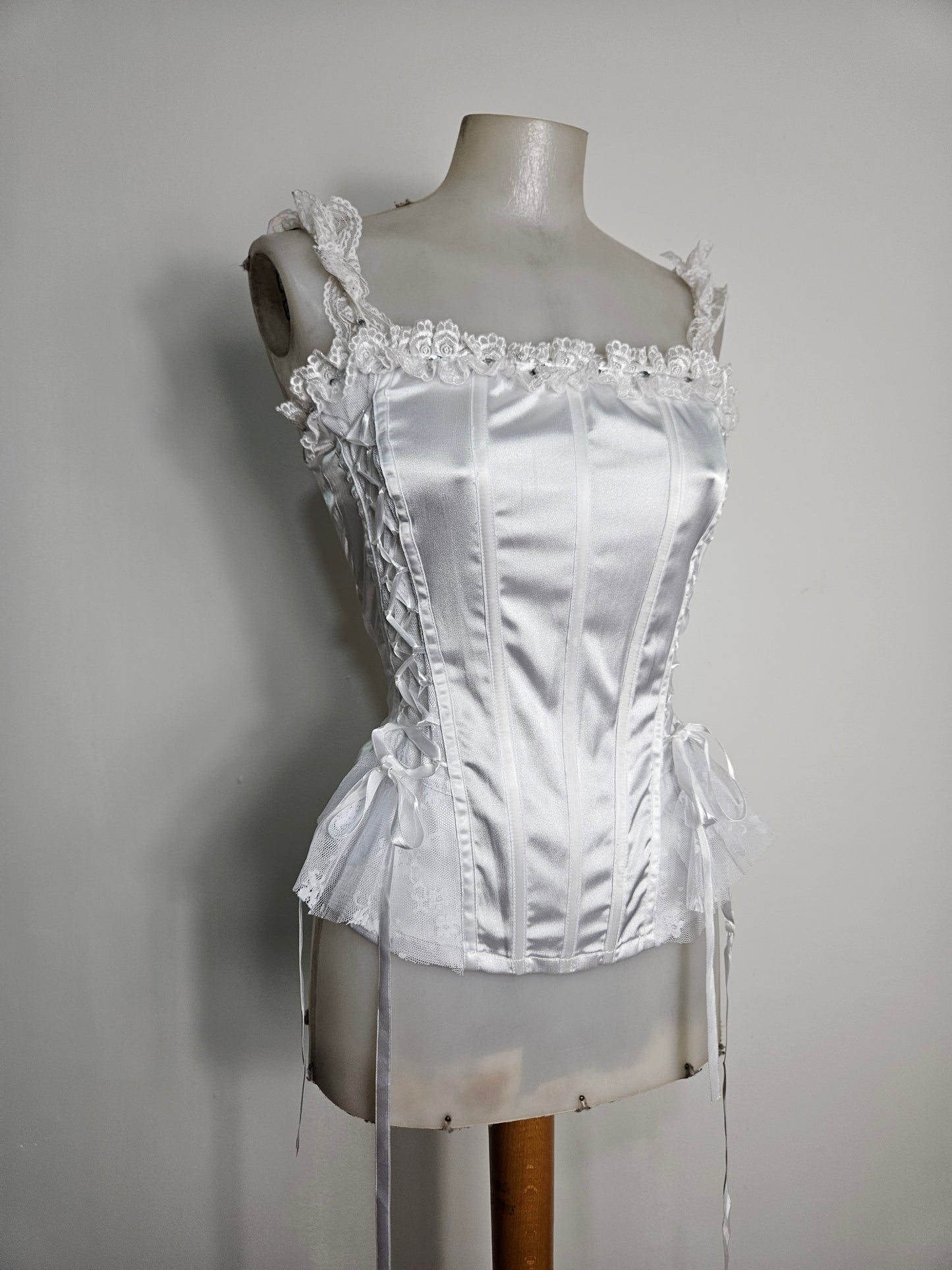 Haut esprit corset blanc satiné
