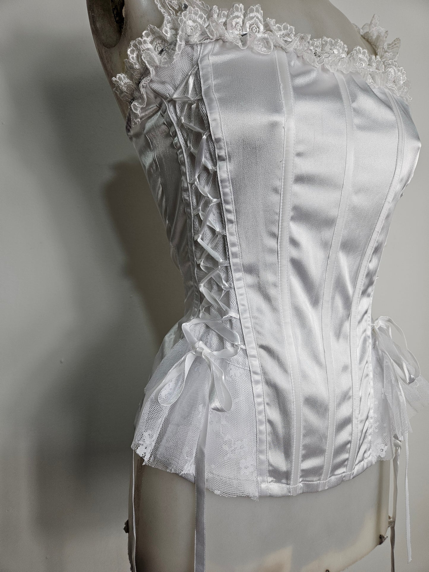 Haut esprit corset blanc satiné
