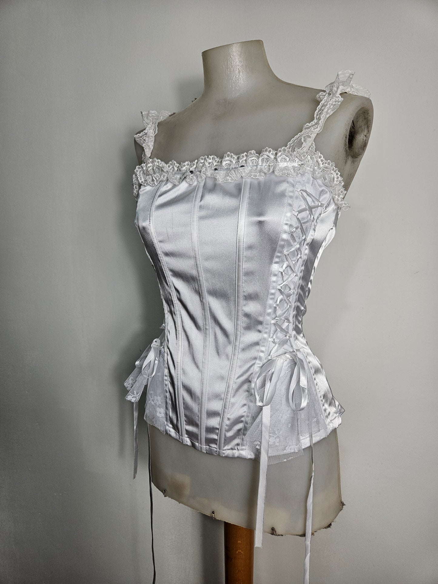 Haut esprit corset blanc satiné