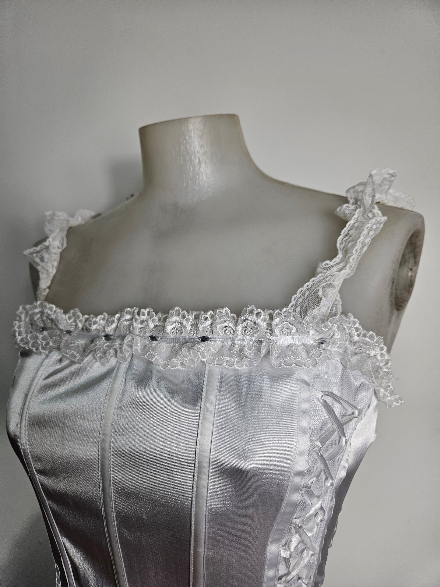 Haut esprit corset blanc satiné