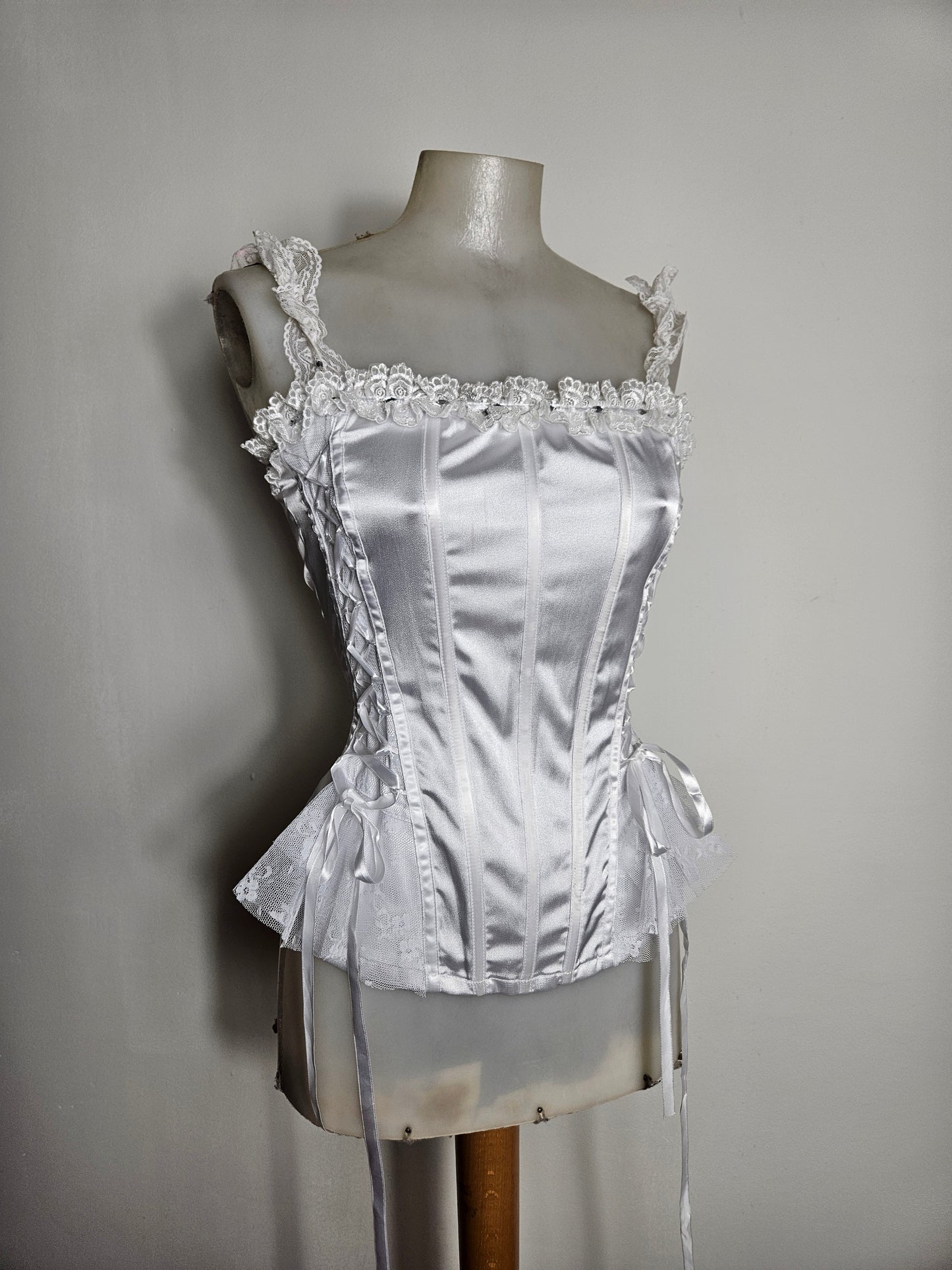 Haut esprit corset blanc satiné