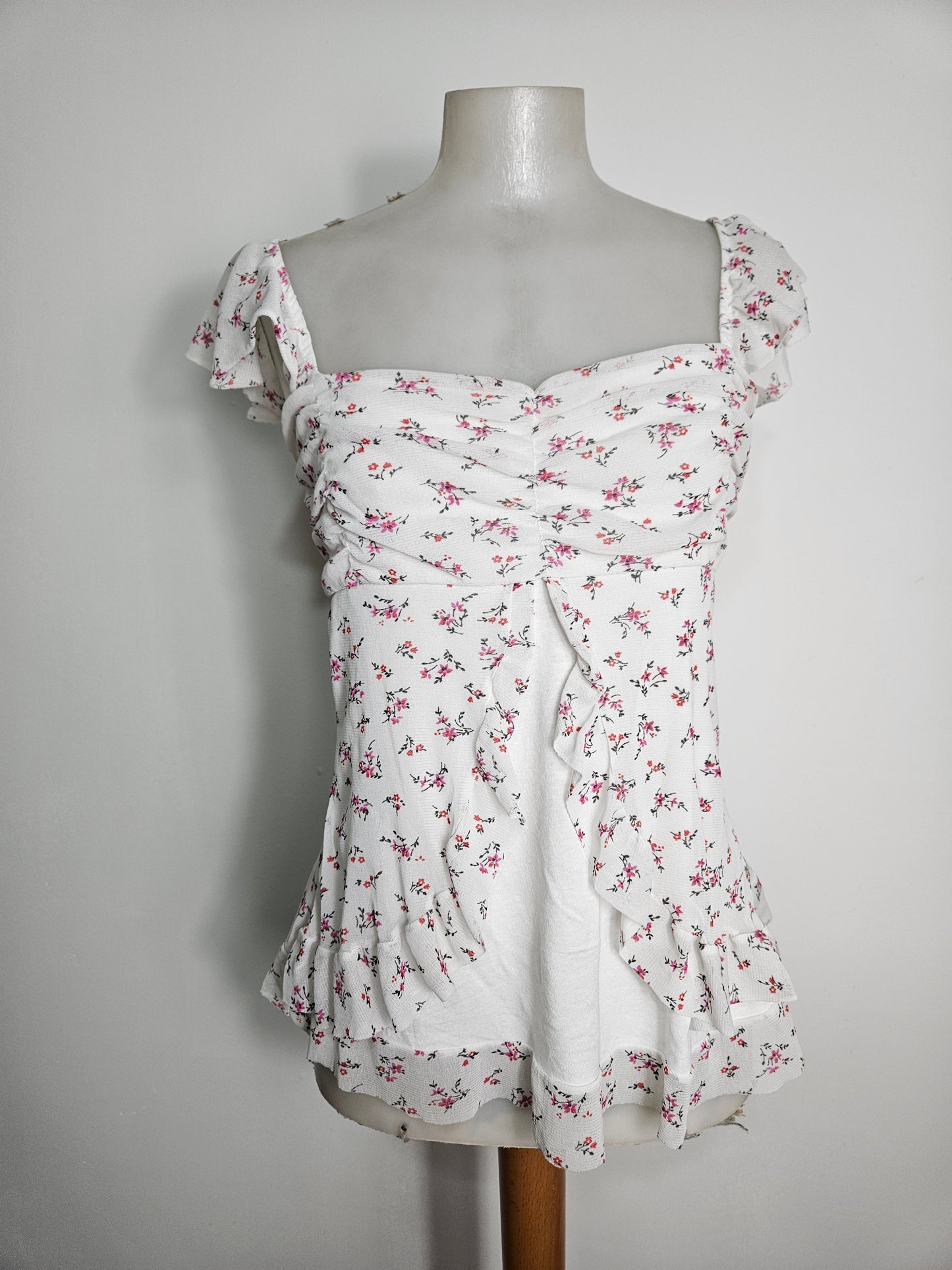 Haut en voile fleuri