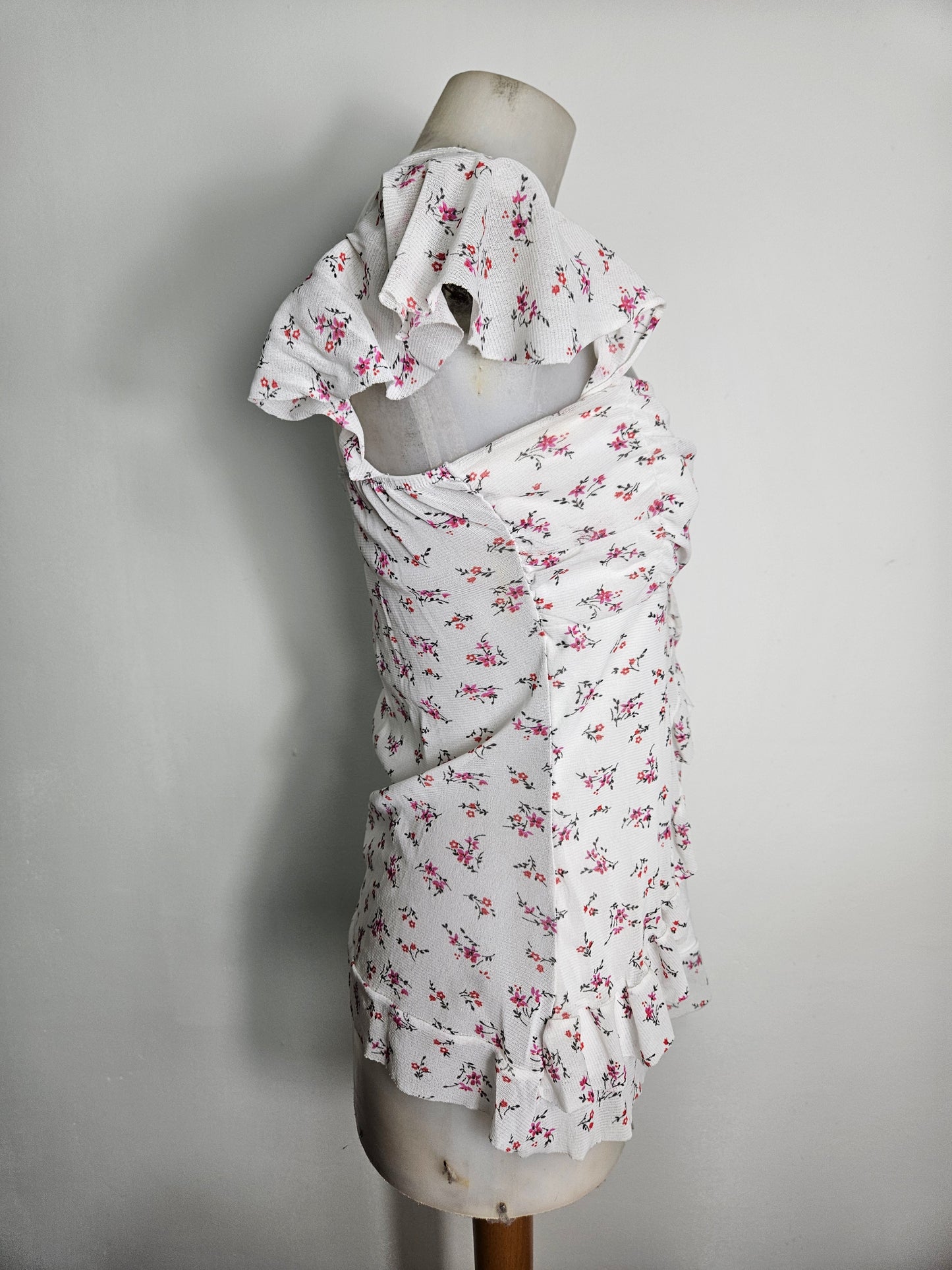 Haut en voile fleuri