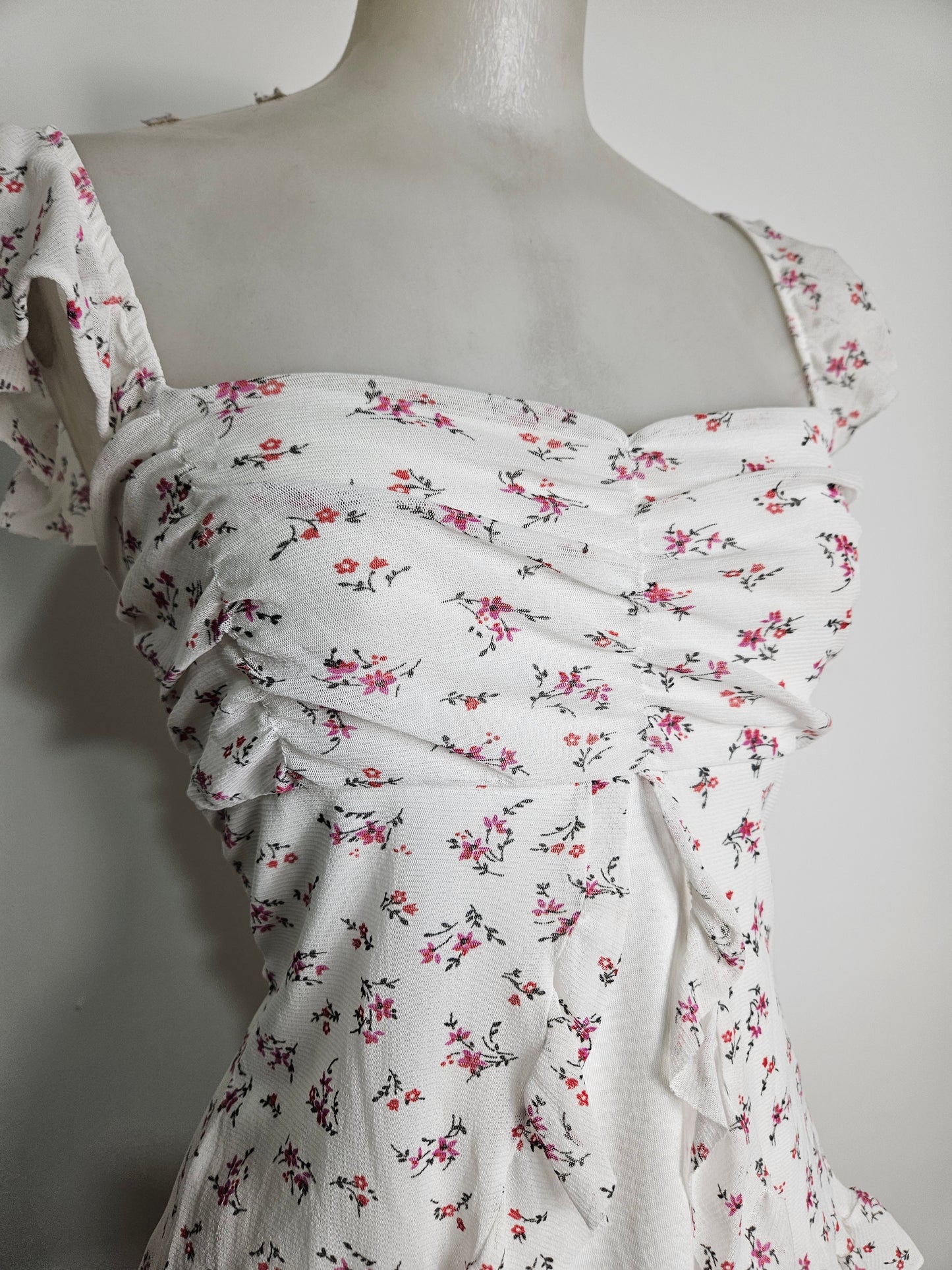 Haut en voile fleuri