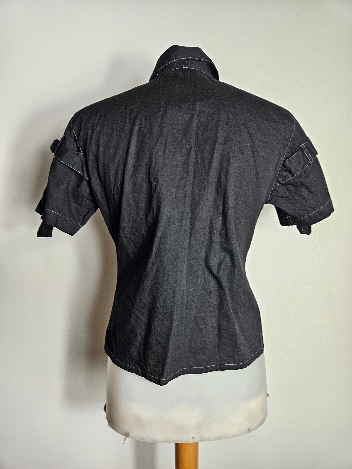 Chemise manches courtes détails sangles