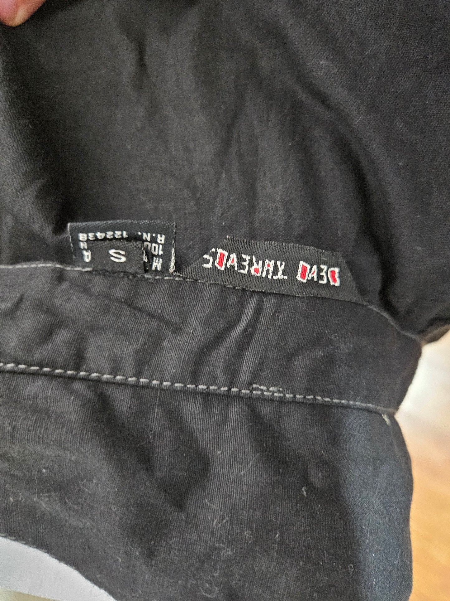 Chemise manches courtes détails sangles