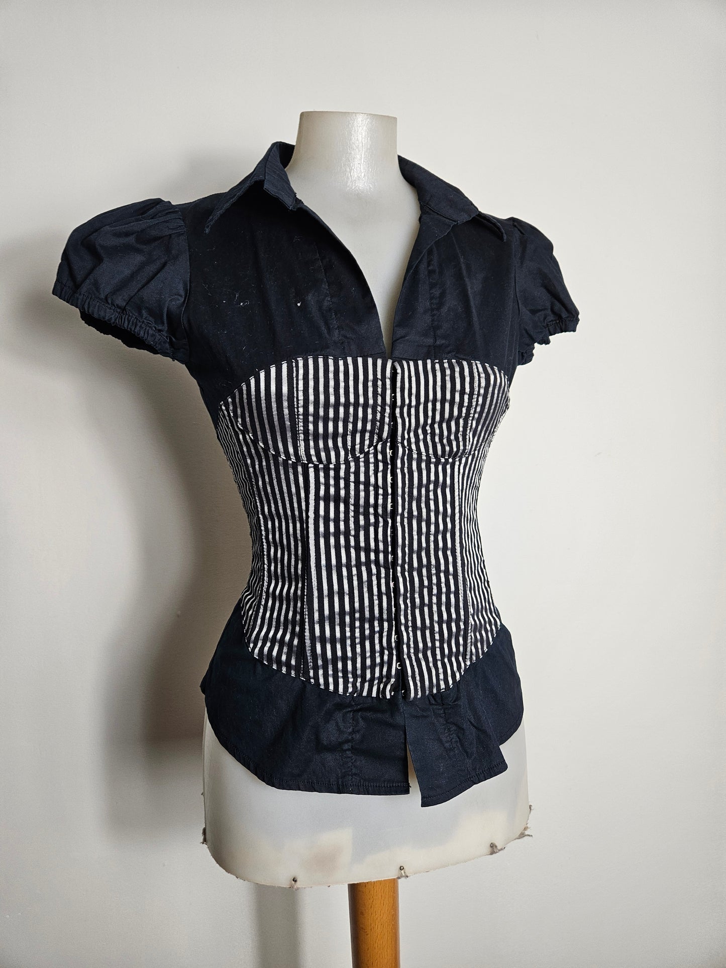 Chemise rayée fermeture crochets