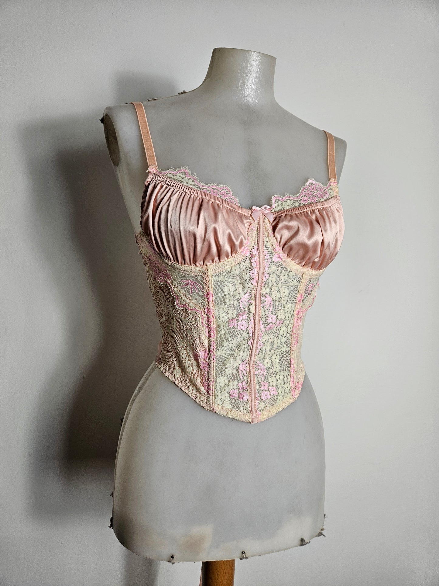 Haut esprit corset satin et dentelle