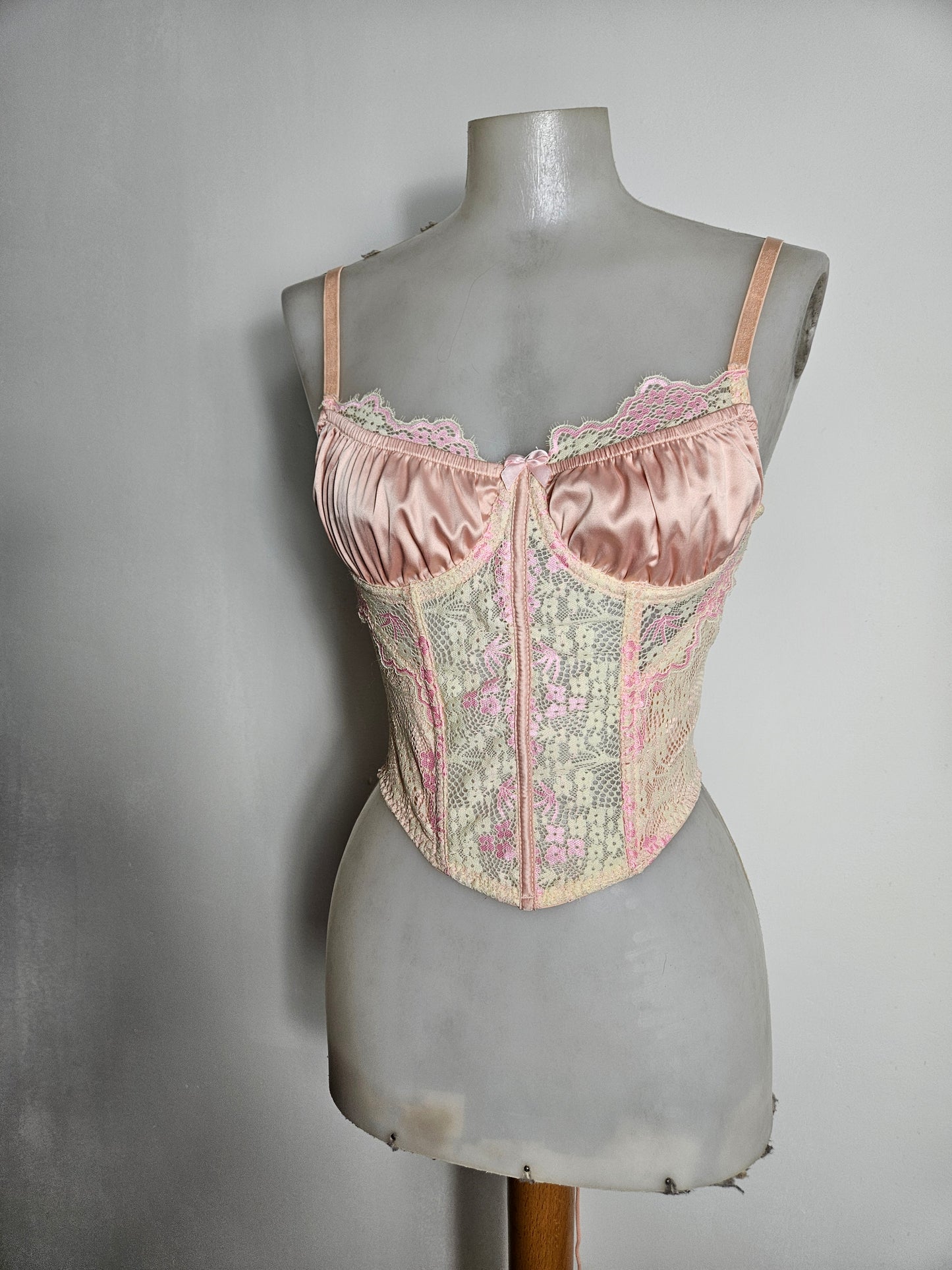 Haut esprit corset satin et dentelle