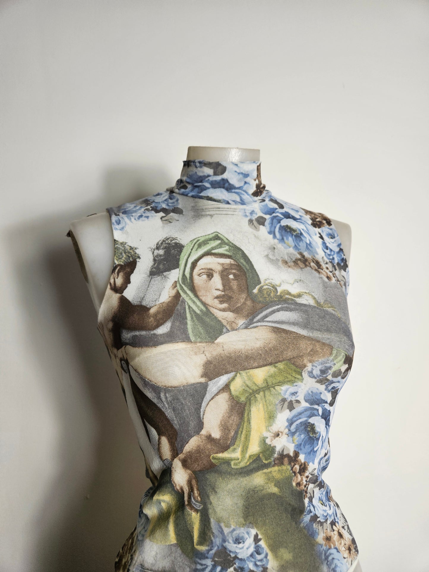 Haut en voile motif renaisse com montant