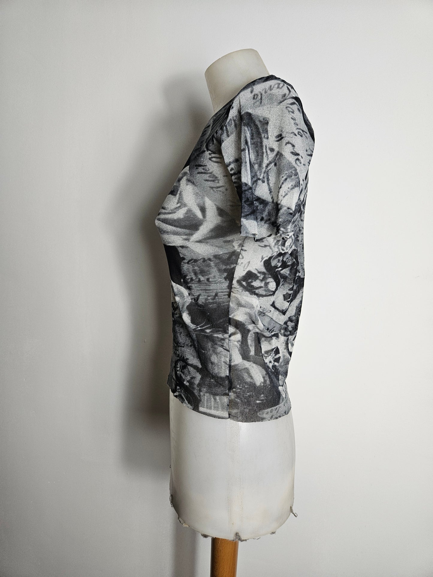 Haut en voile à motif tons gris