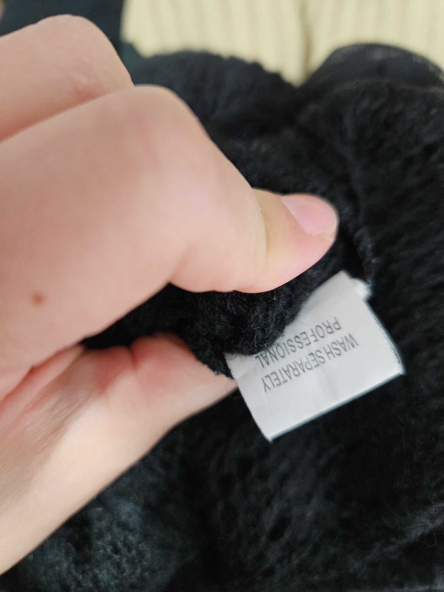 Cardigan en crochet bleu et noir