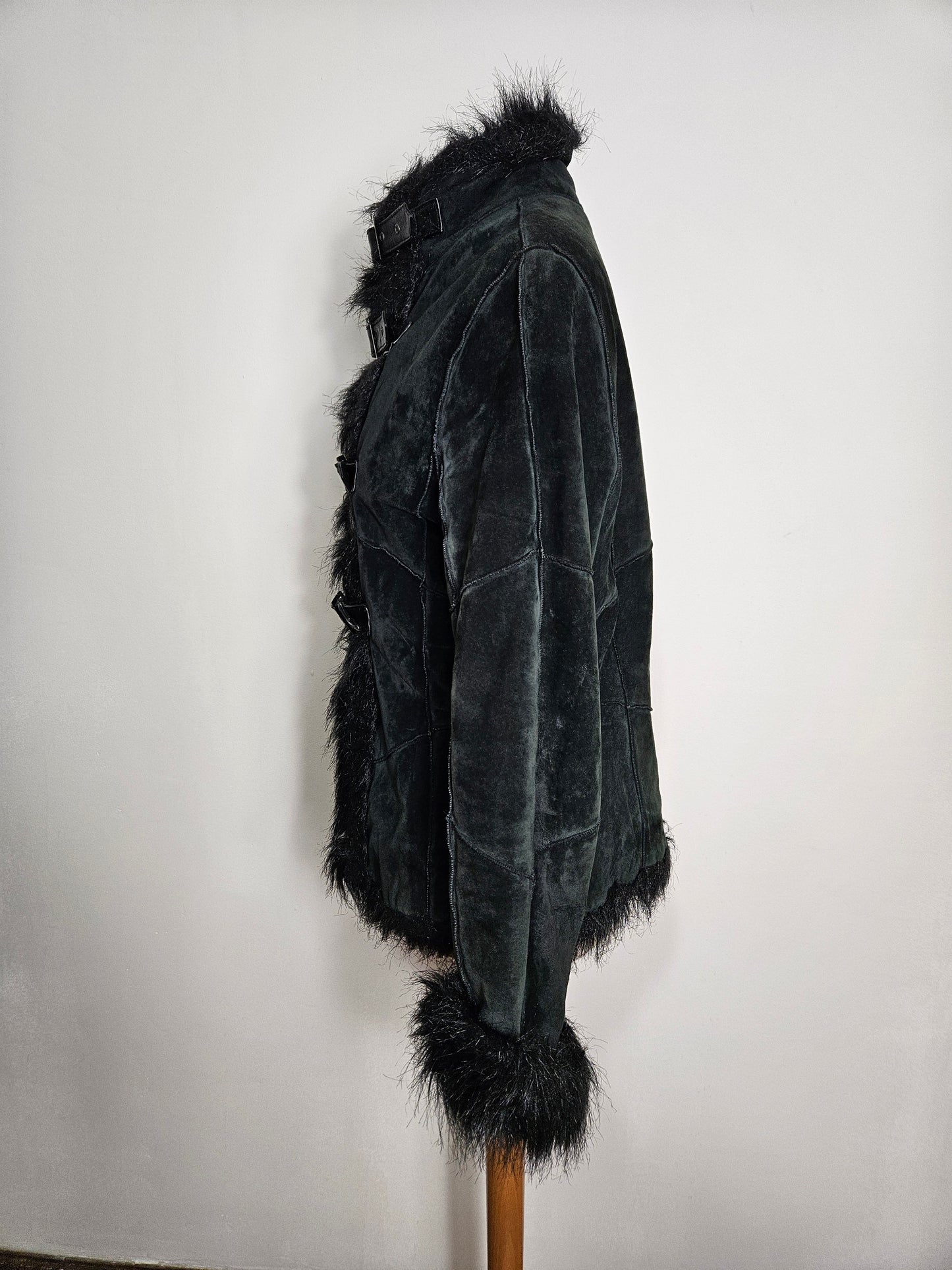 Manteau en cuir et fausse fourrure