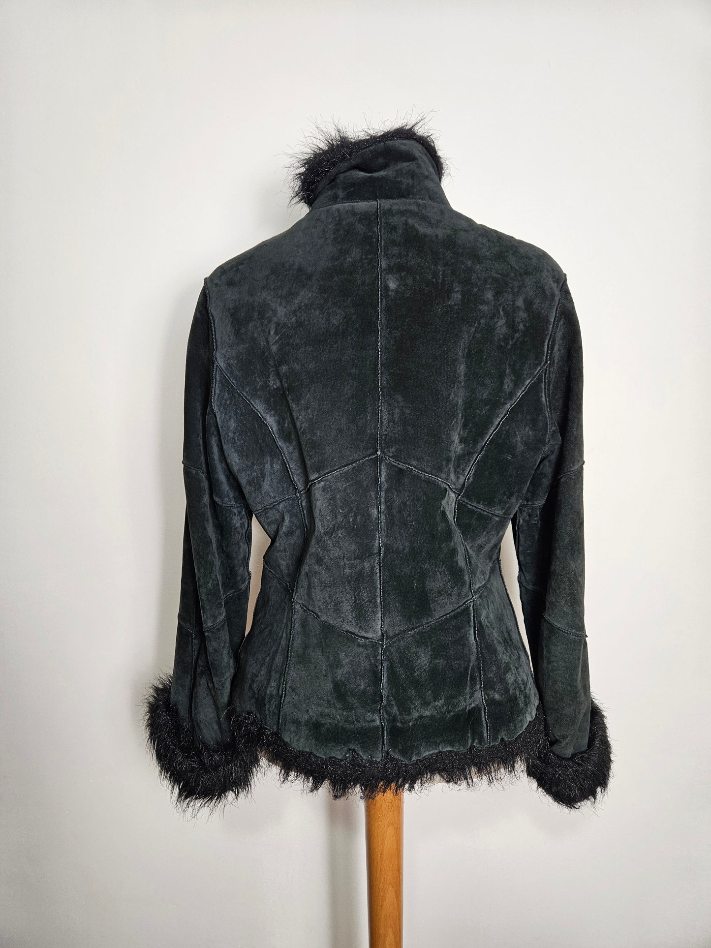 Manteau en cuir et fausse fourrure