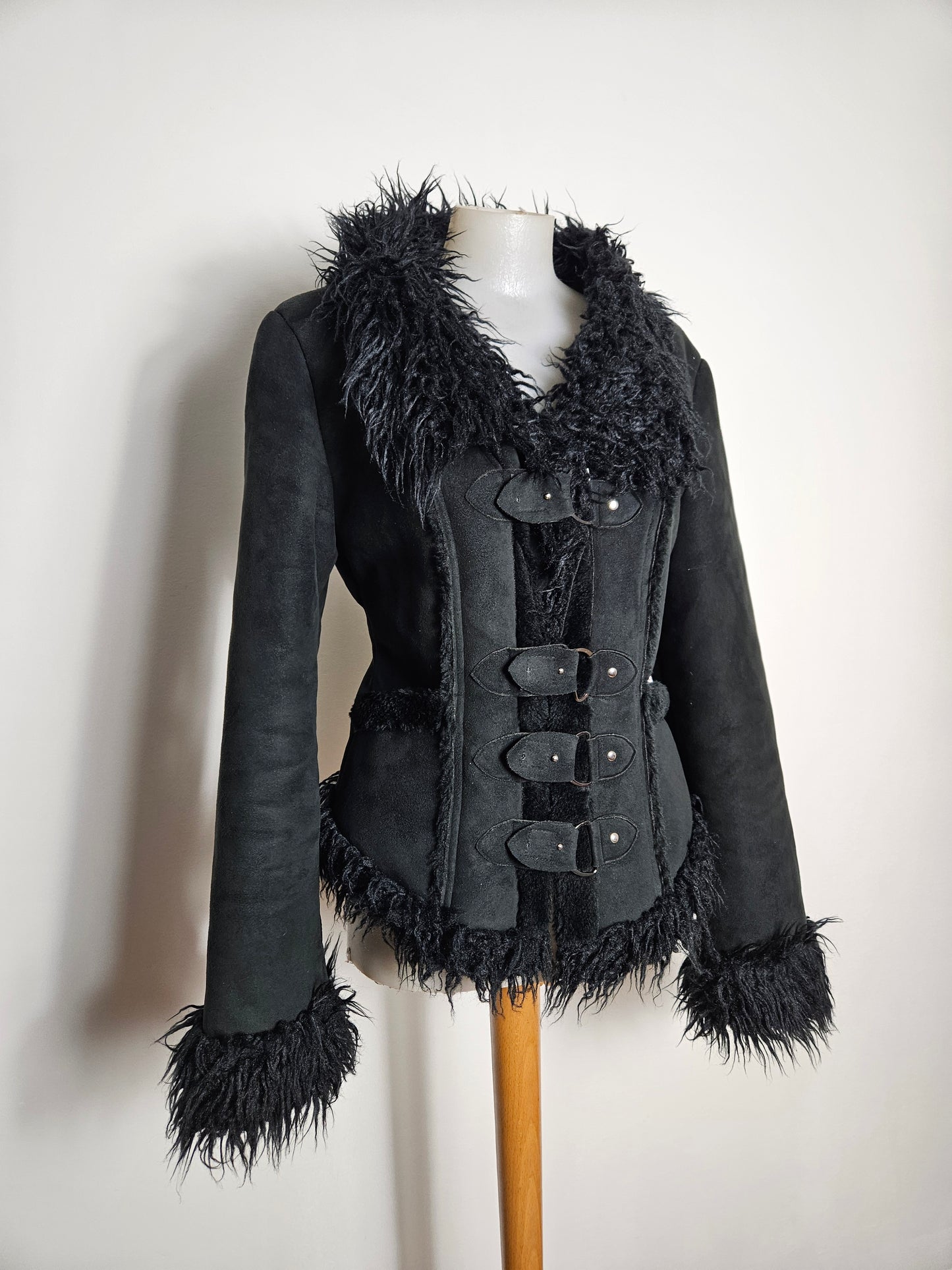 Manteau à sa clés détails fausse fourrure