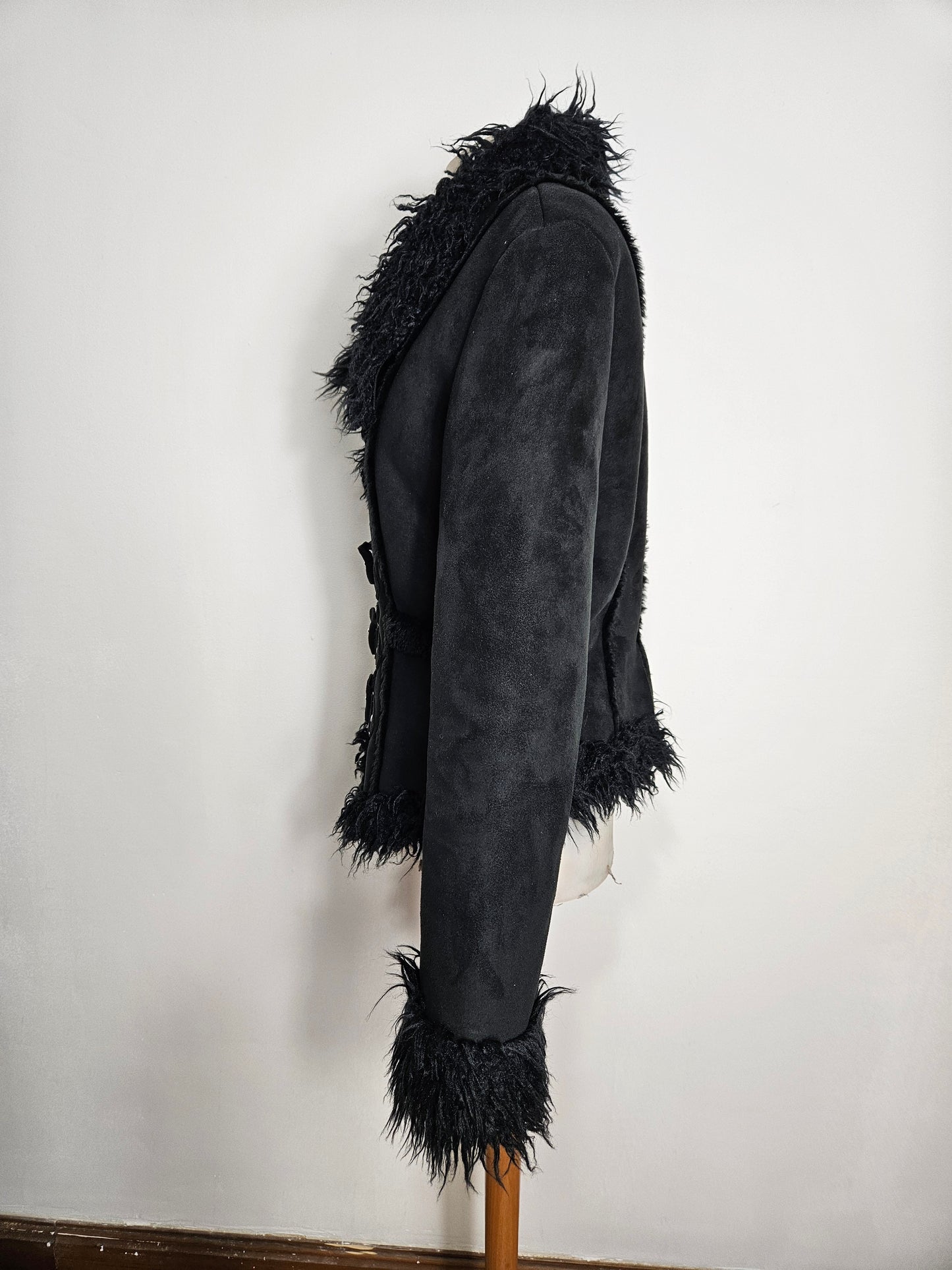 Manteau à sa clés détails fausse fourrure