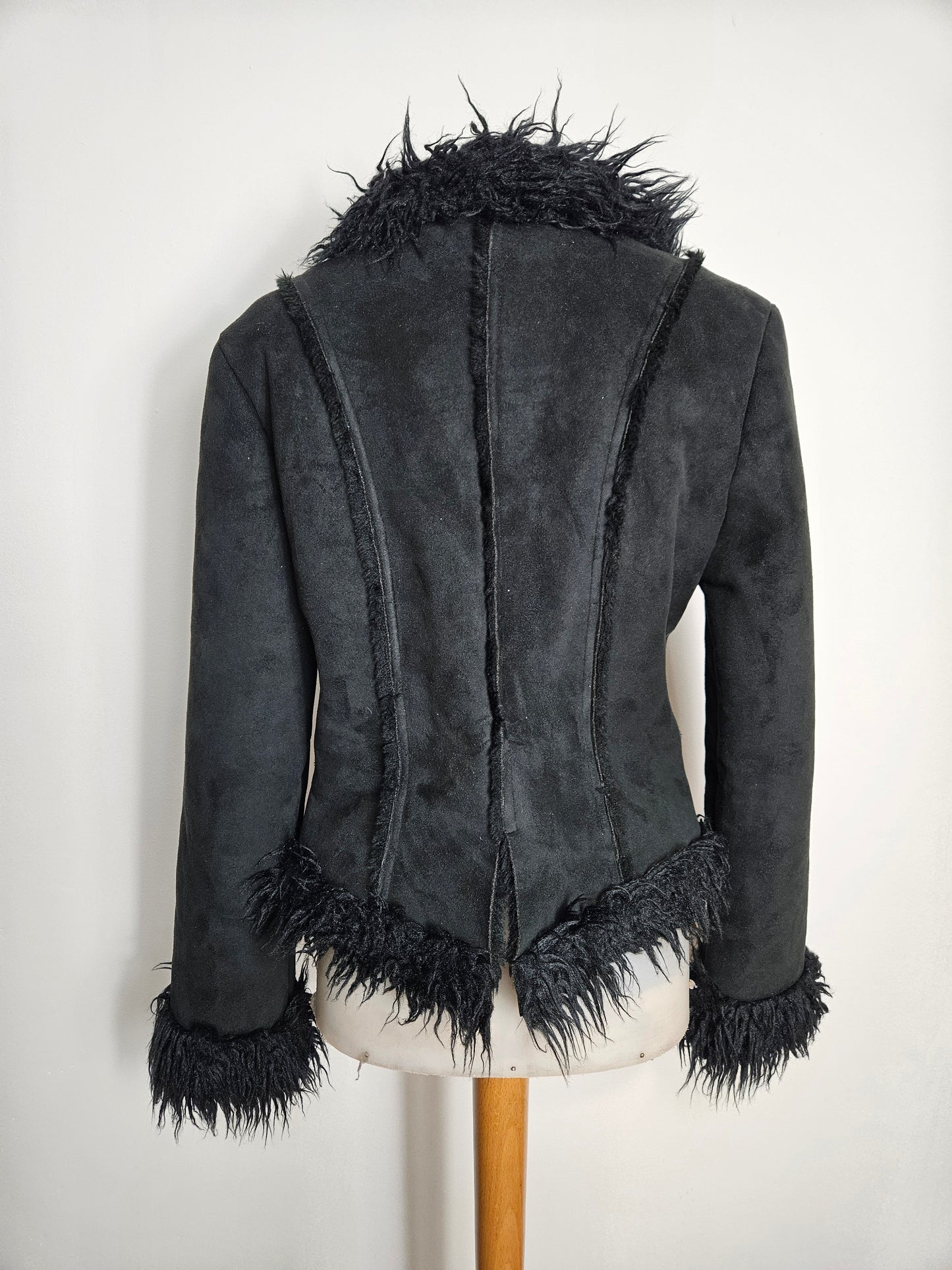 Manteau à sa clés détails fausse fourrure