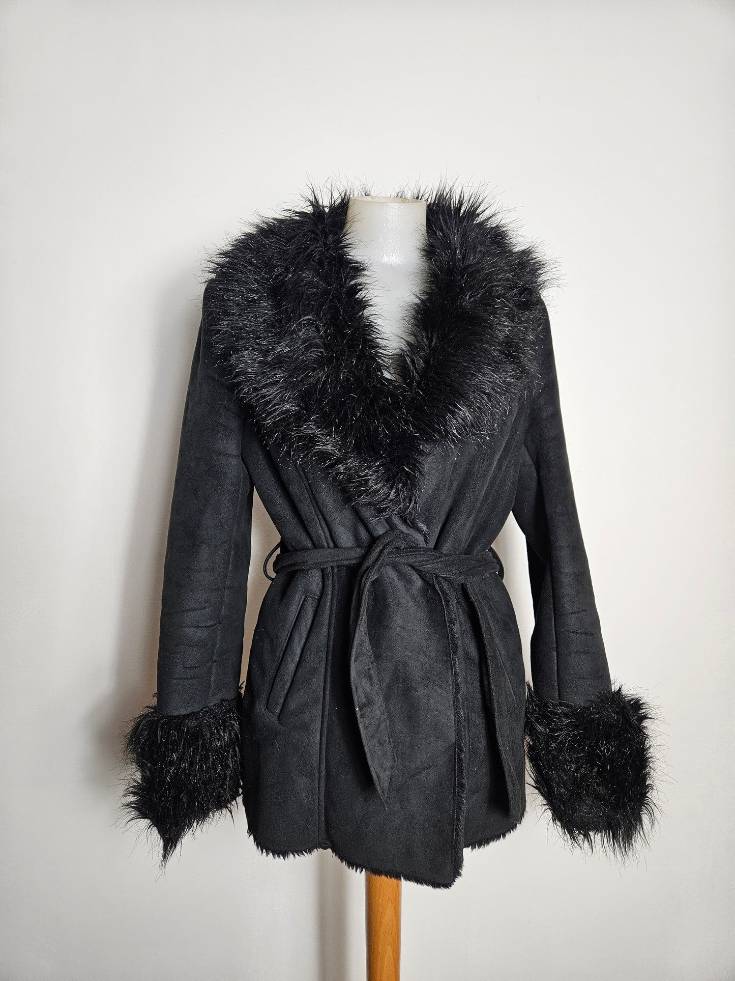 Manteau similicuir et fausse fourrure