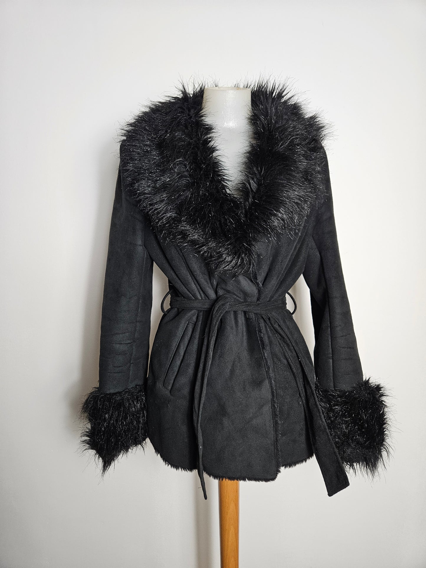 Manteau similicuir et fausse fourrure