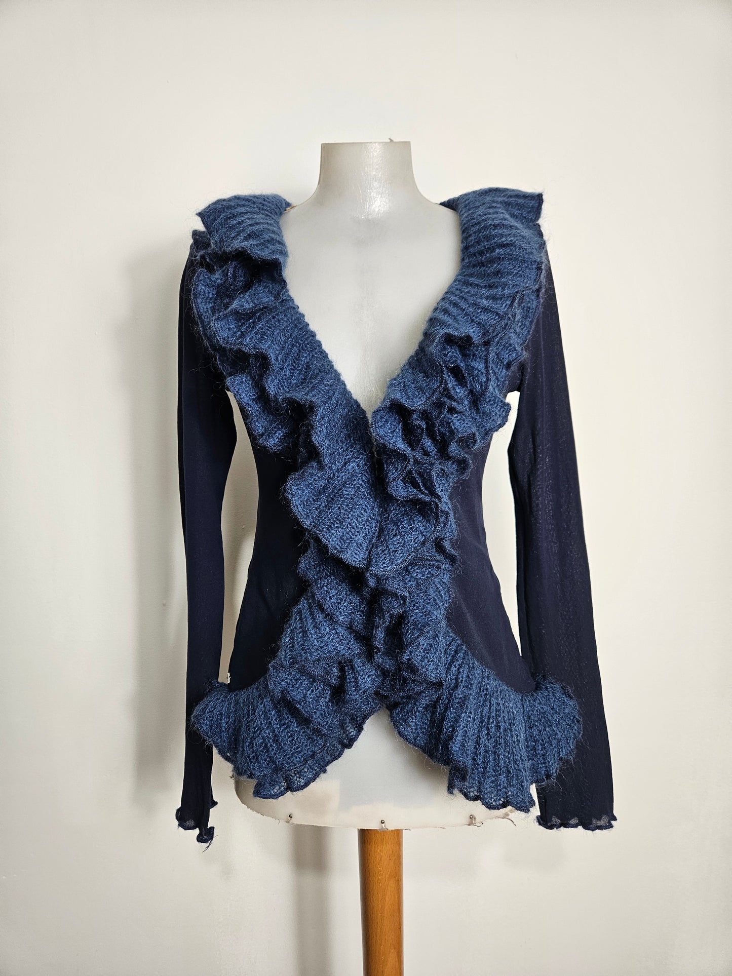 Cardigan bleu détails volants en crochet