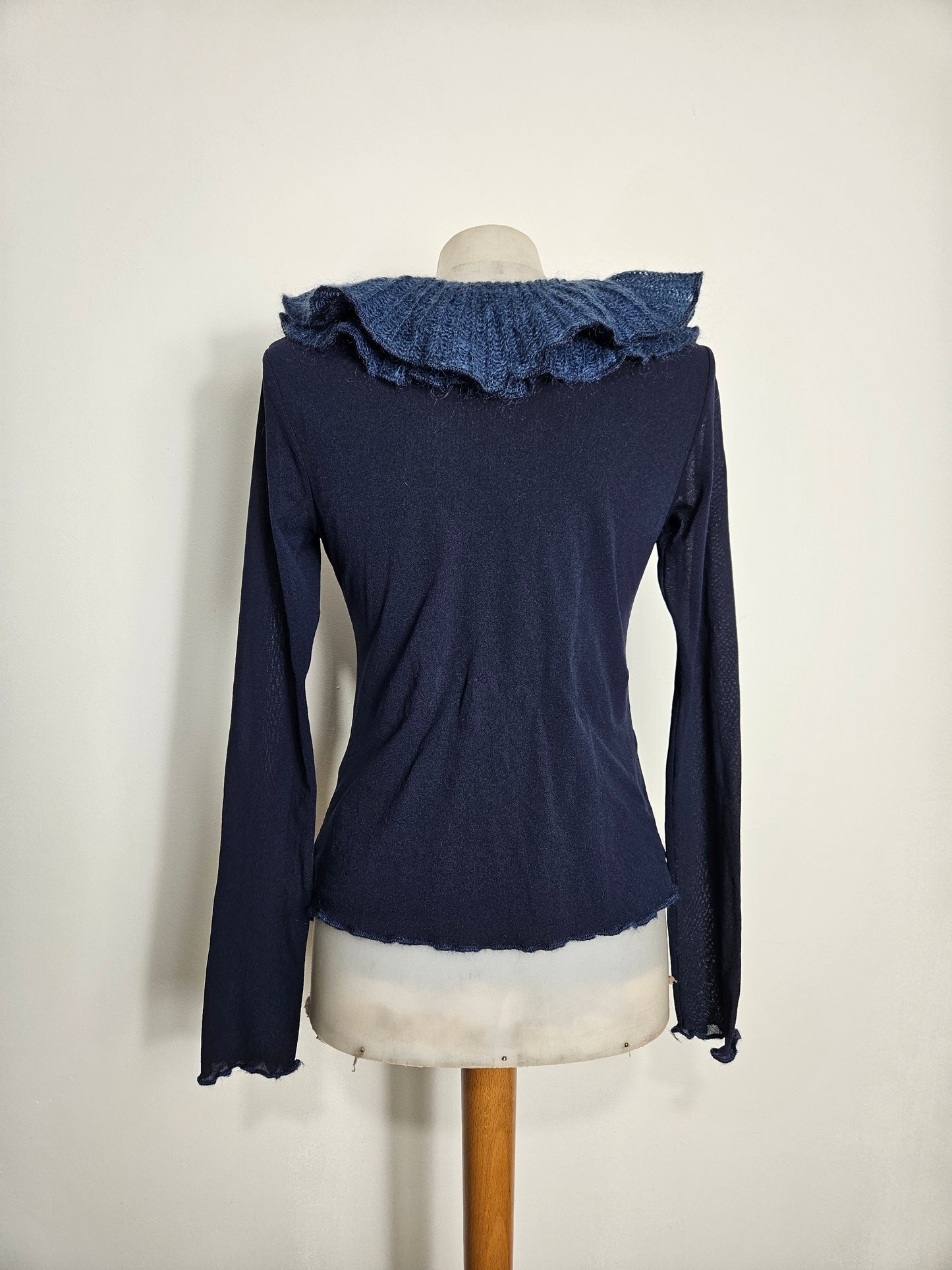 Cardigan bleu détails volants en crochet