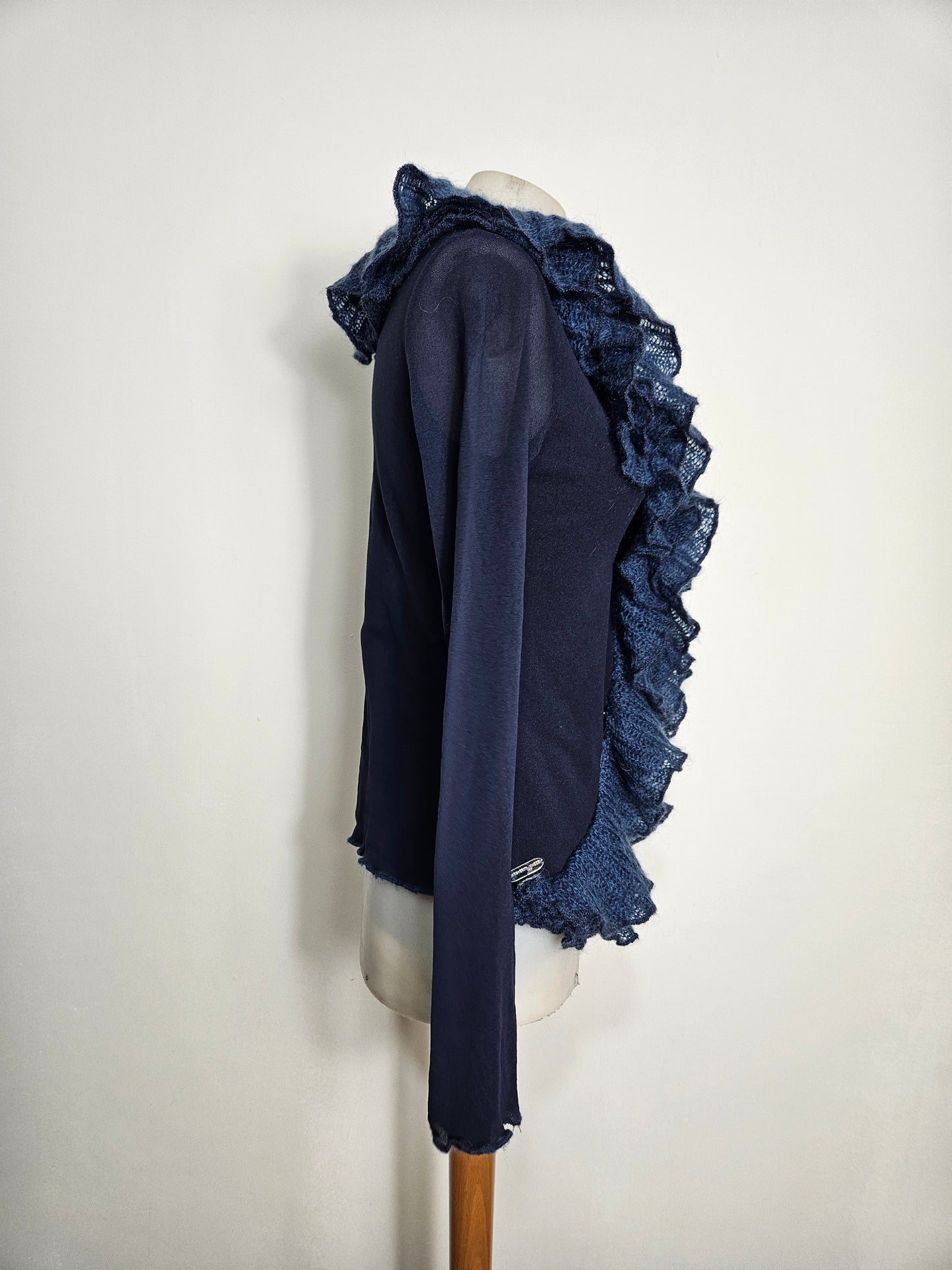 Cardigan bleu détails volants en crochet