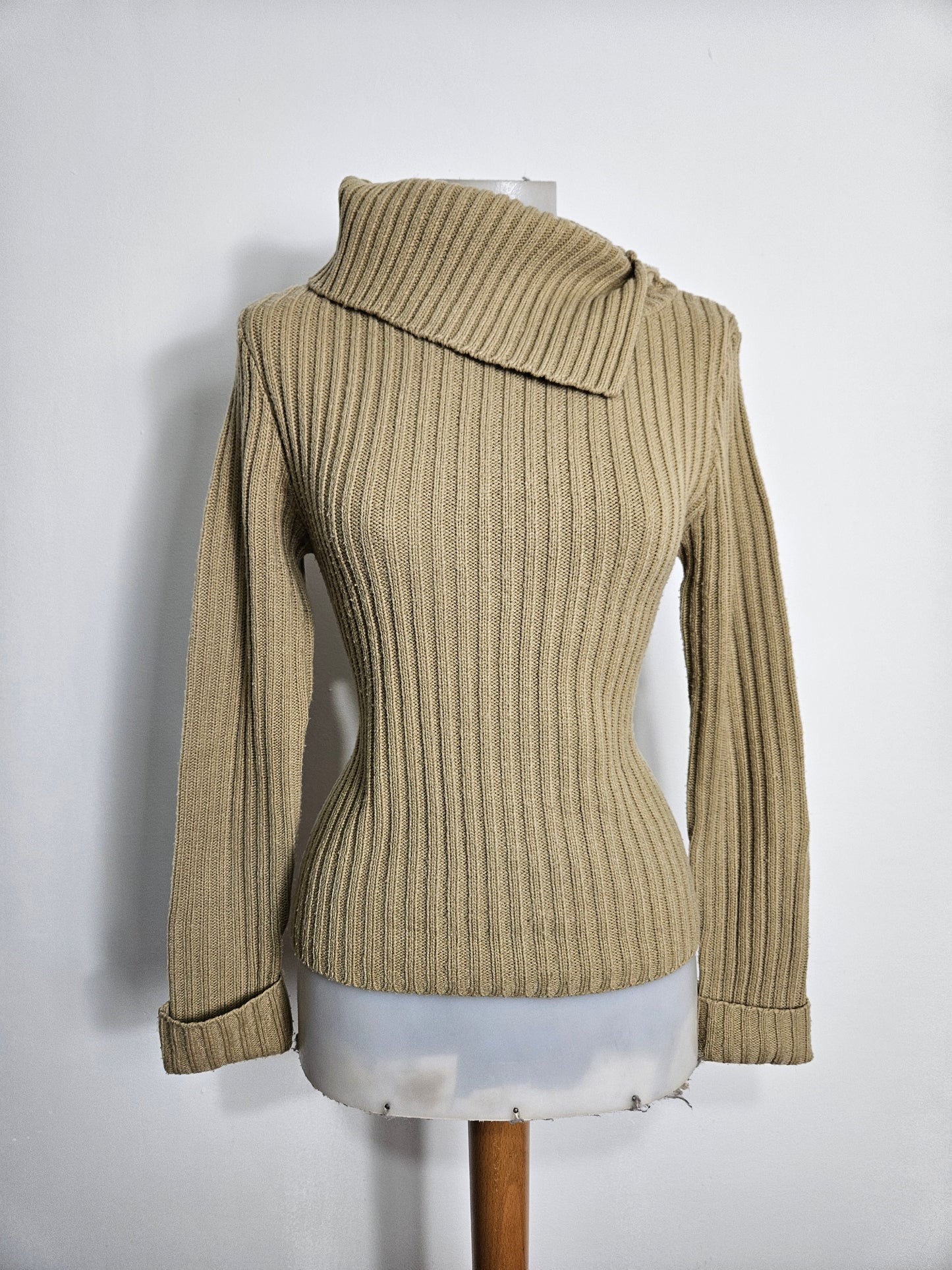 Pull côtelé col à revers