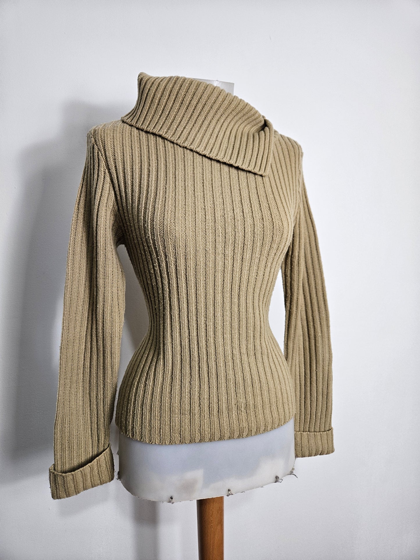 Pull côtelé col à revers