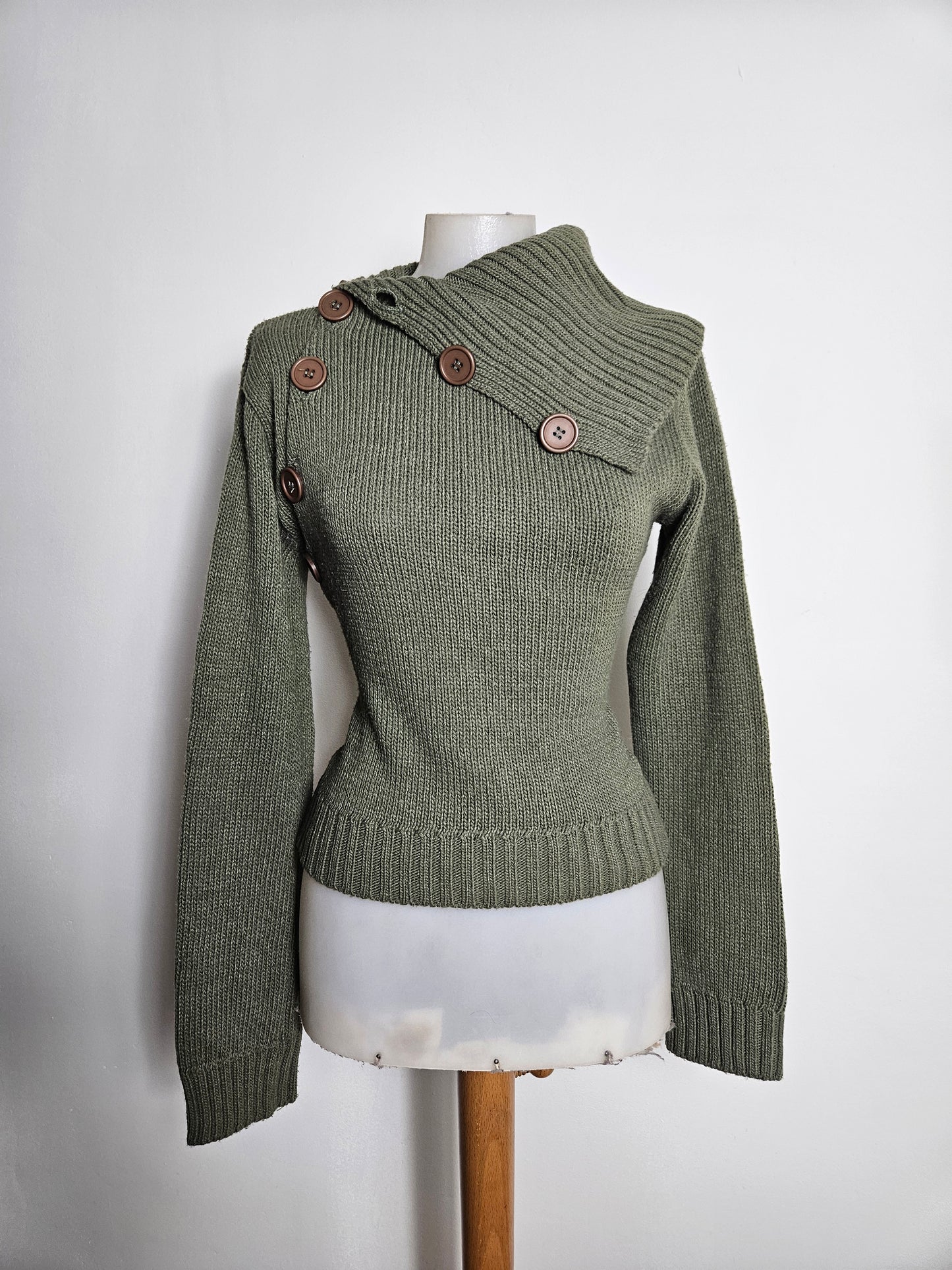 Pull col revers détails boutons