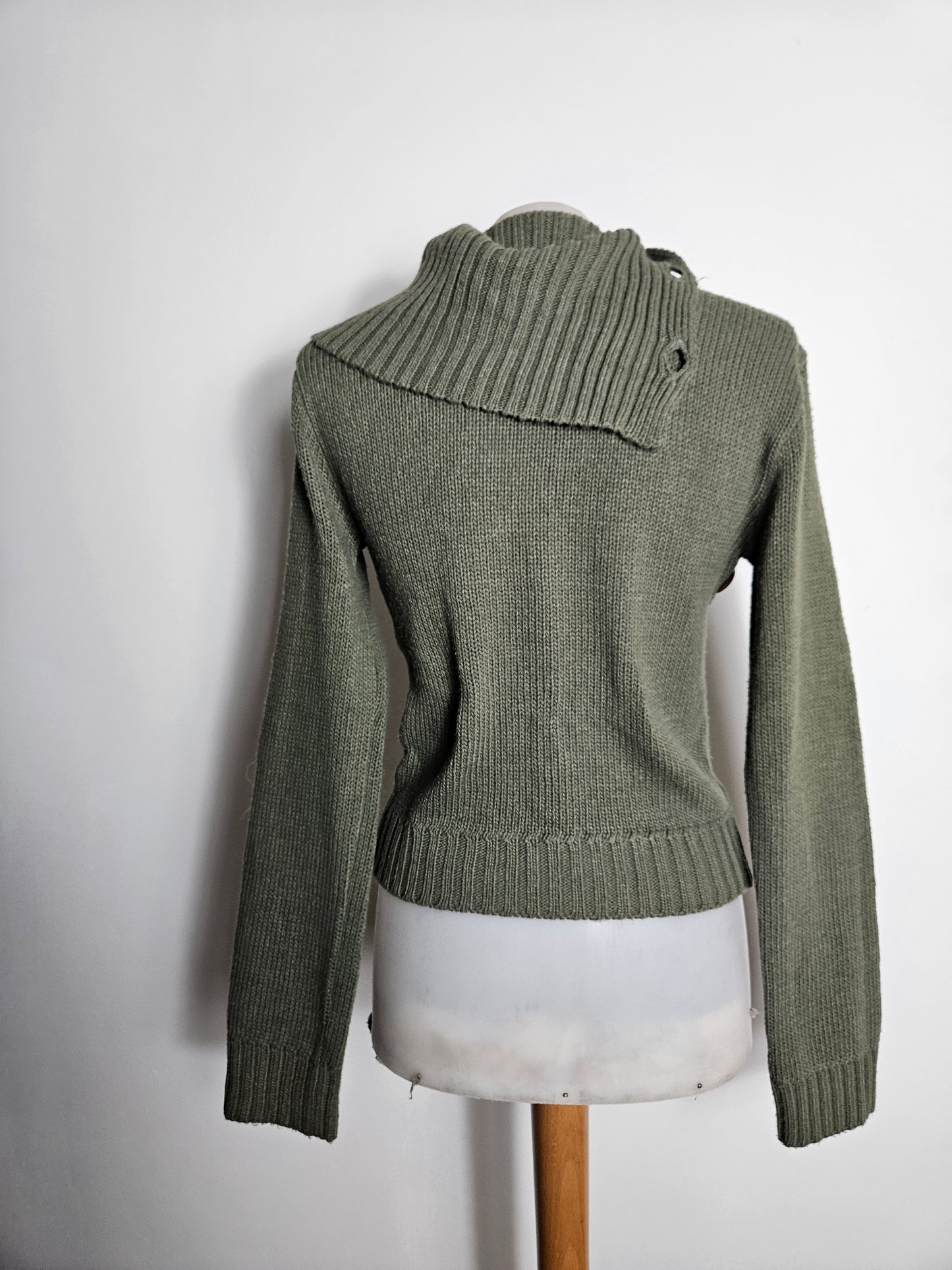 Pull col revers détails boutons